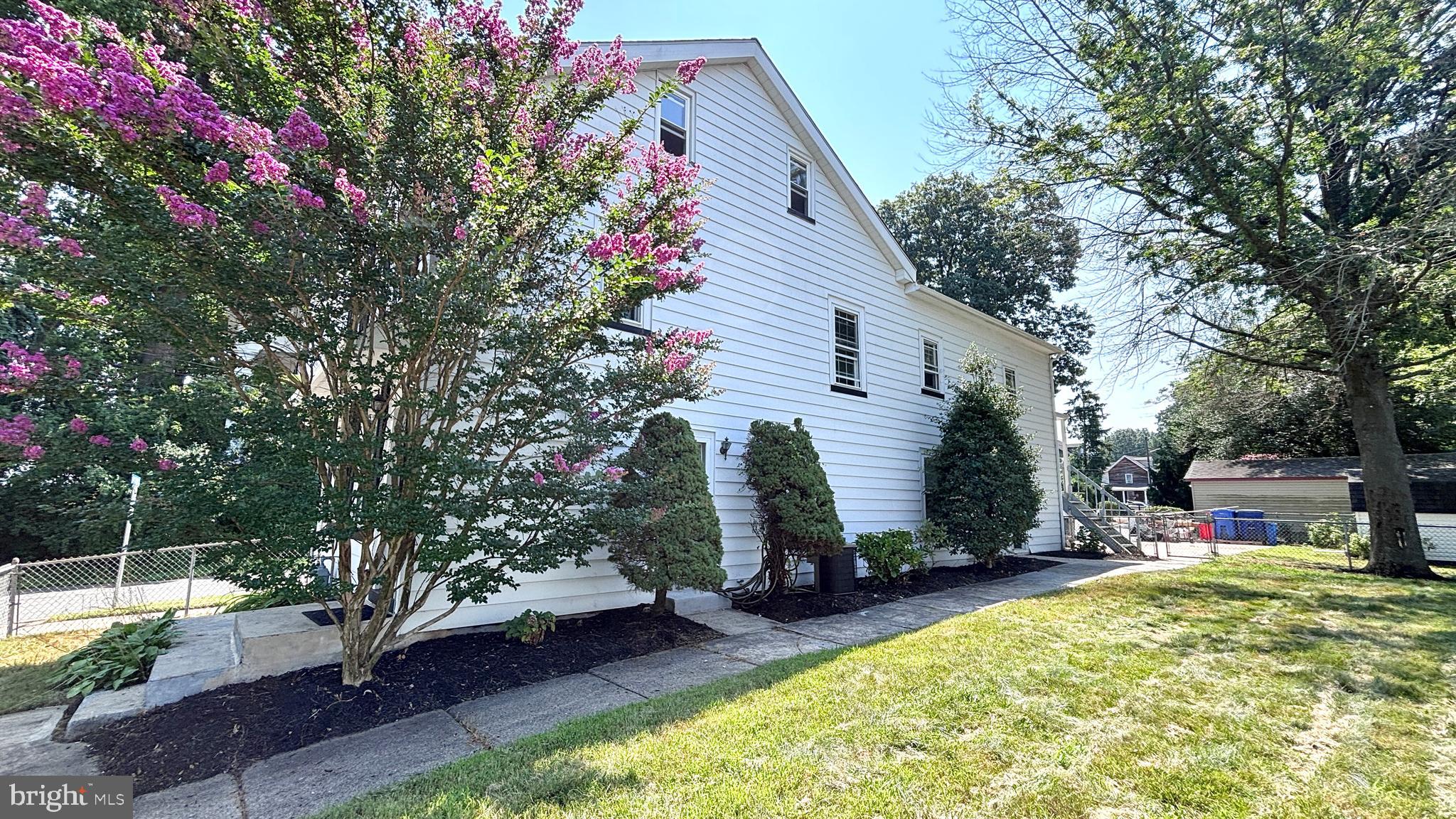 228 2ND STREET