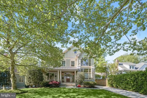 Homes For Sale - 4423 Walsh Street<br/> CHEVY CHASE, MD 20815
