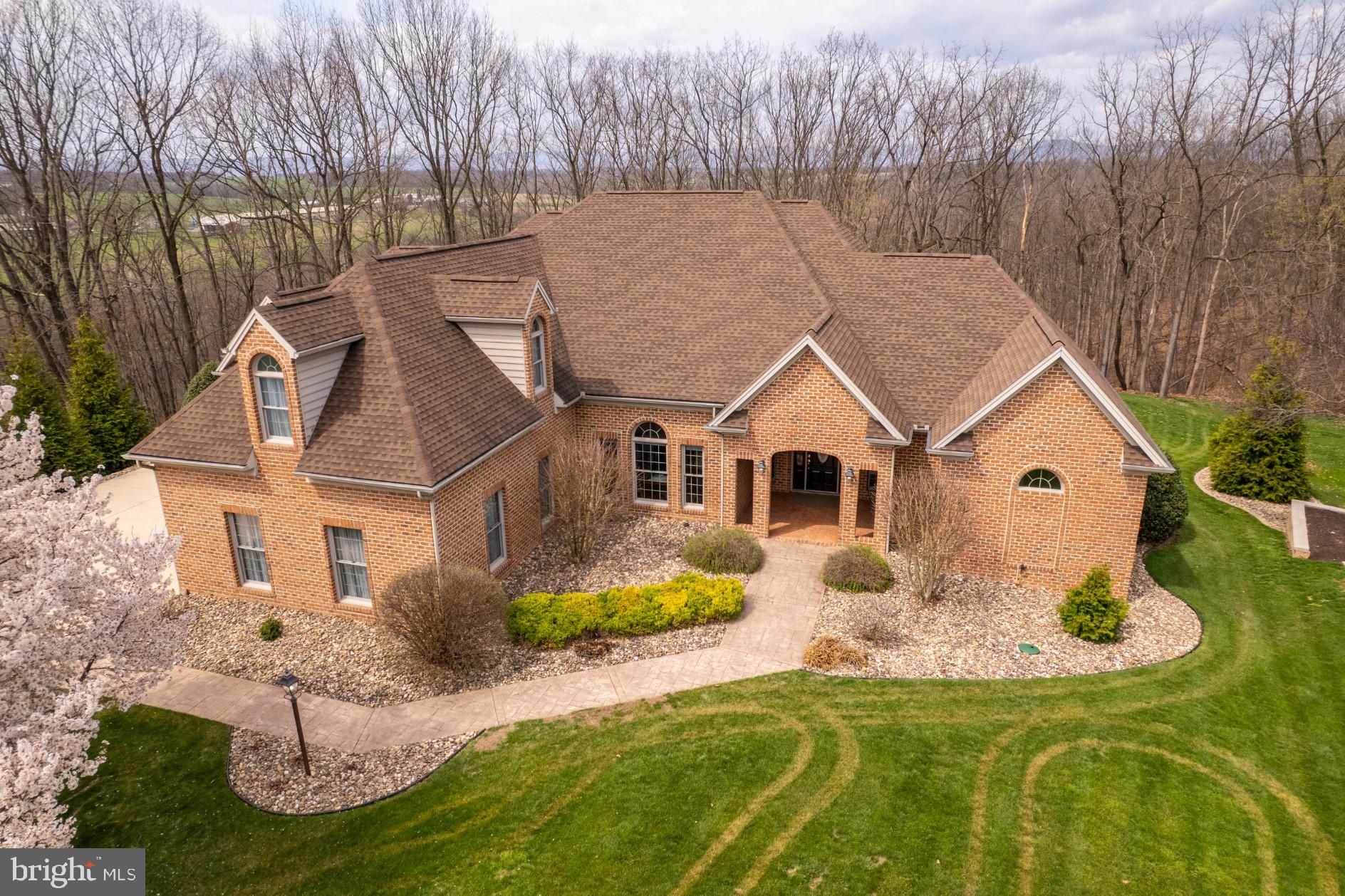 2368 CASTLEGREEN DRIVE