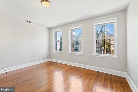 MLS: DCDC2276844