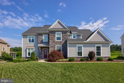 Homes For Sale - 429 E Delp Road<br/> LANCASTER, PA 17601