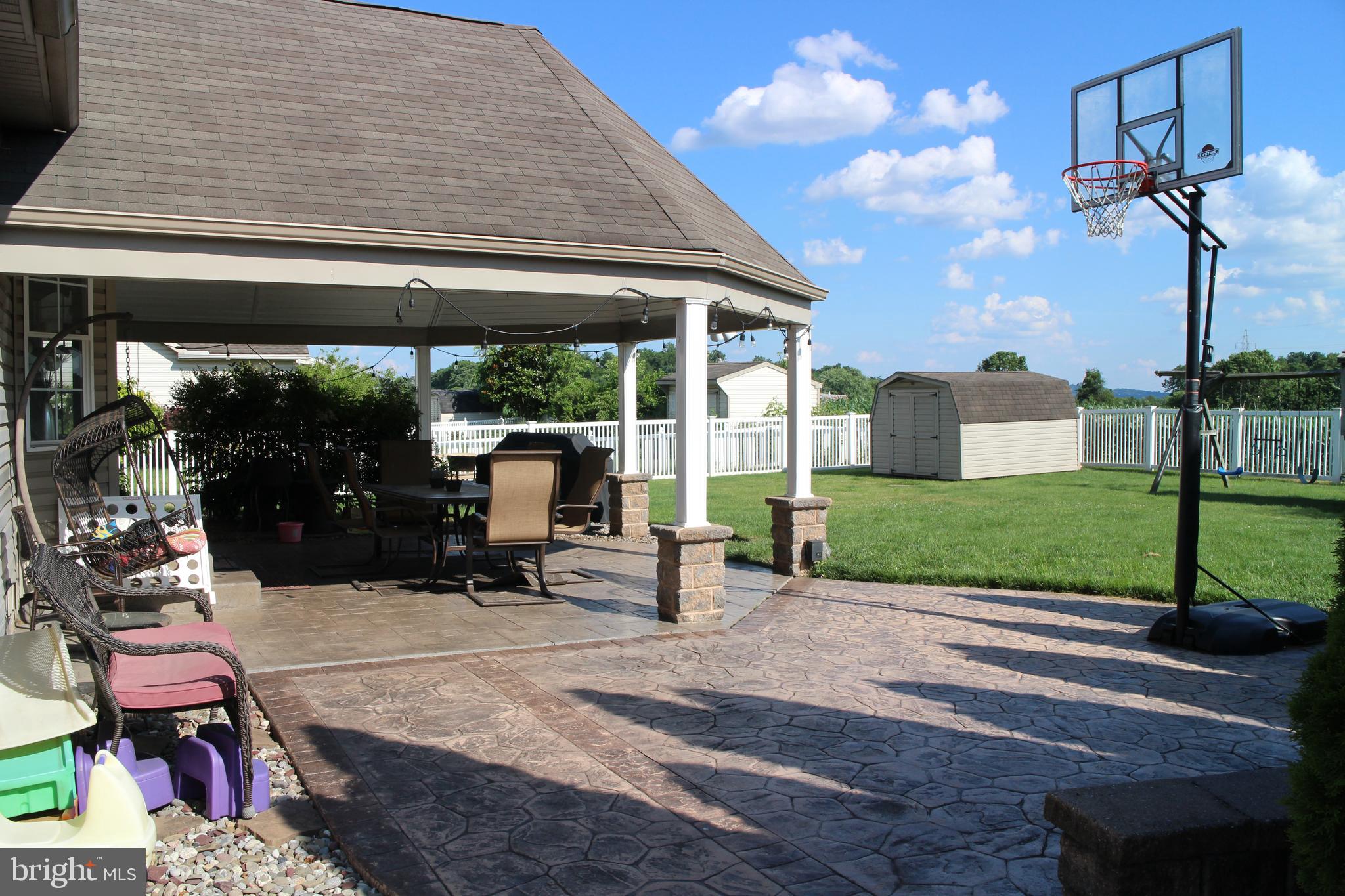 BRIAR BEND - Residential