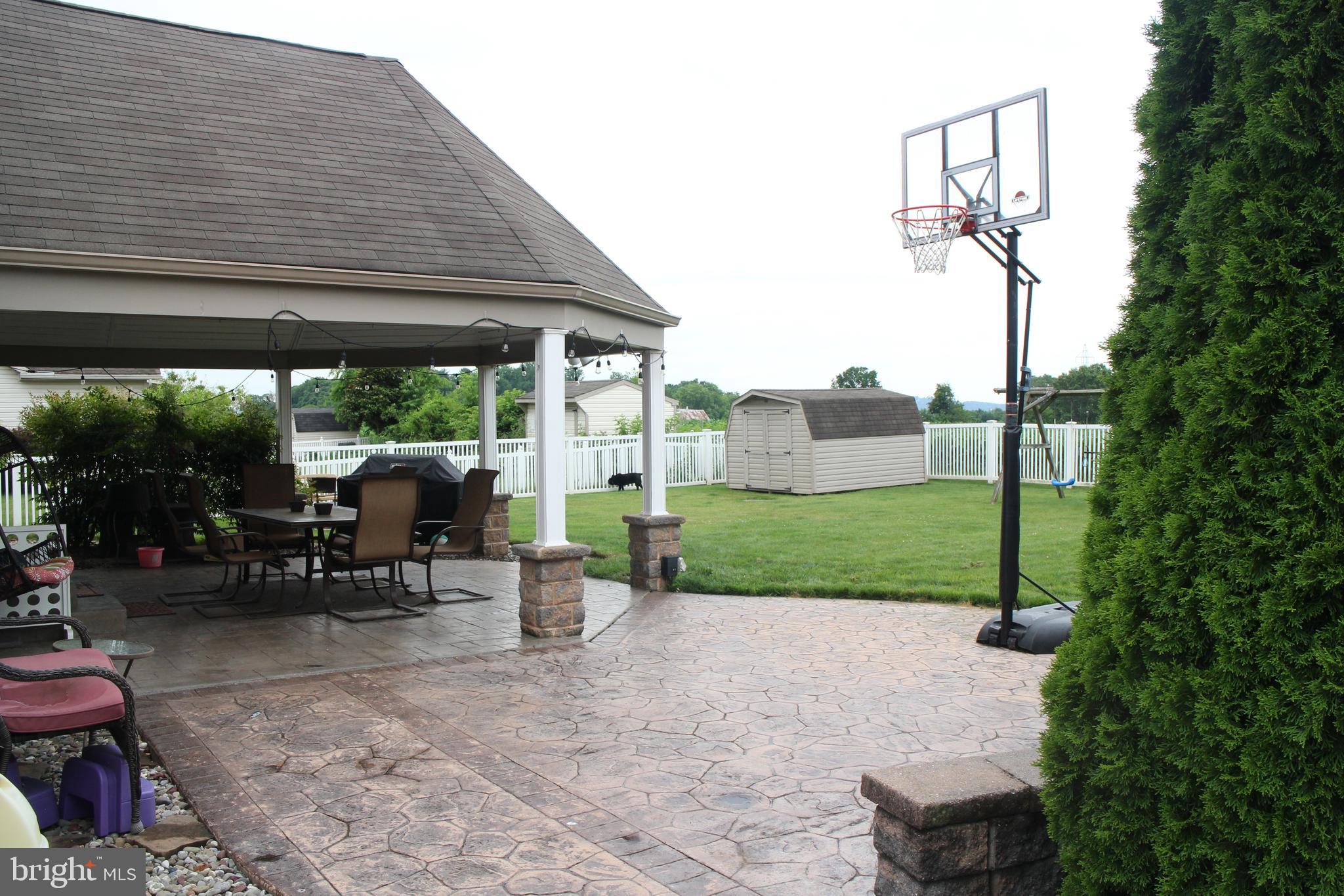 BRIAR BEND - Residential