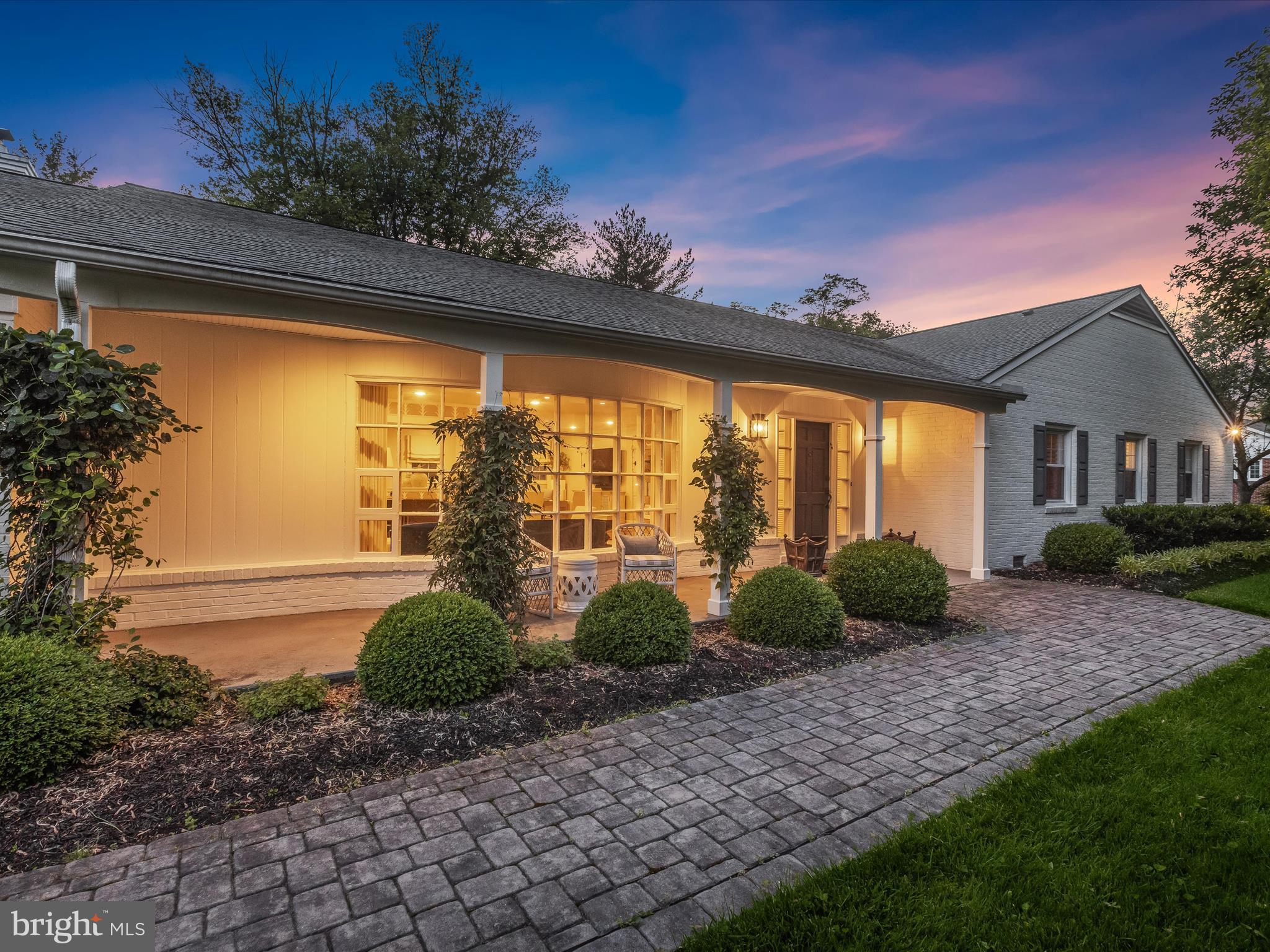 8 SWANHILL DRIVE