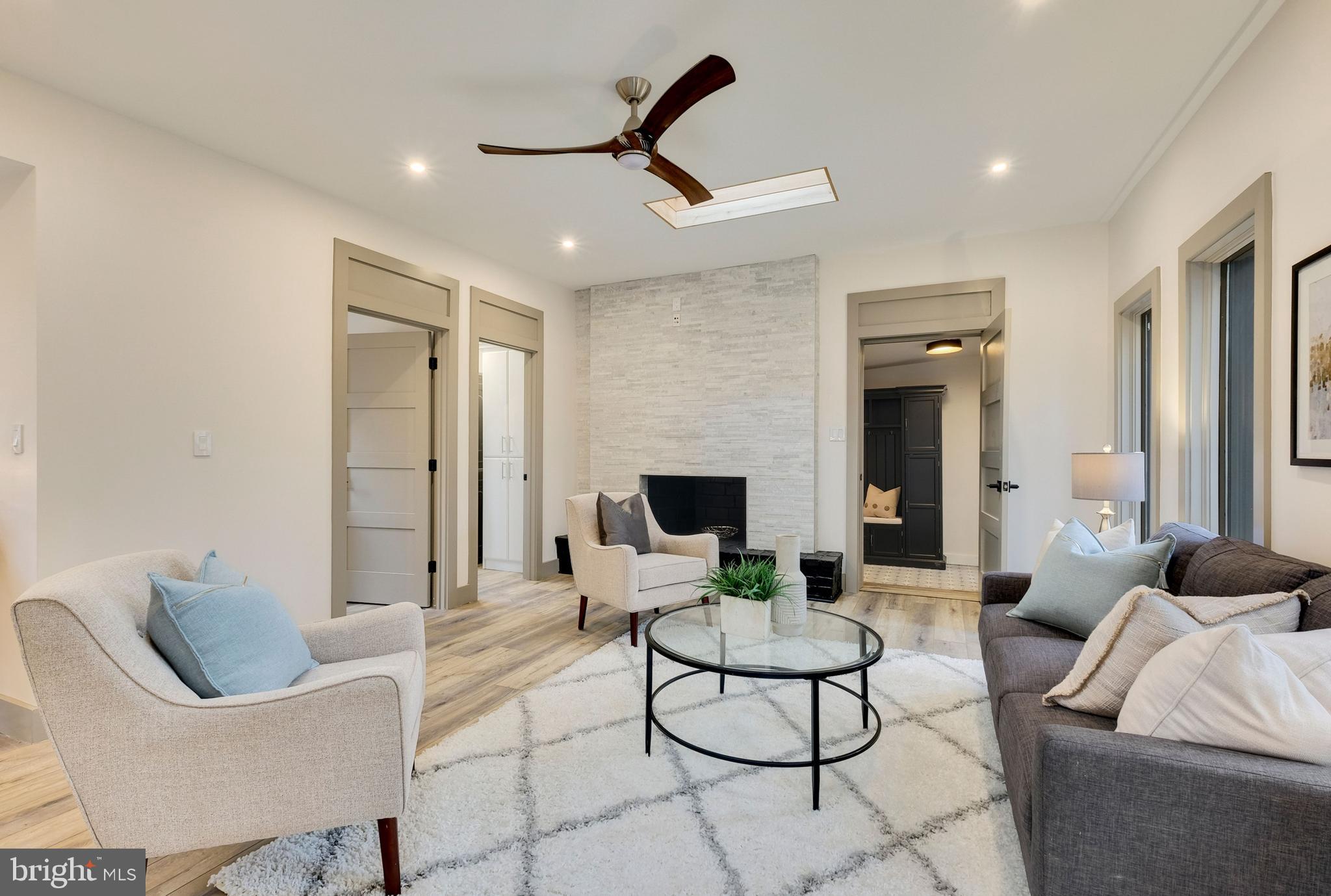 POTOMAC OUTSIDE - Residential