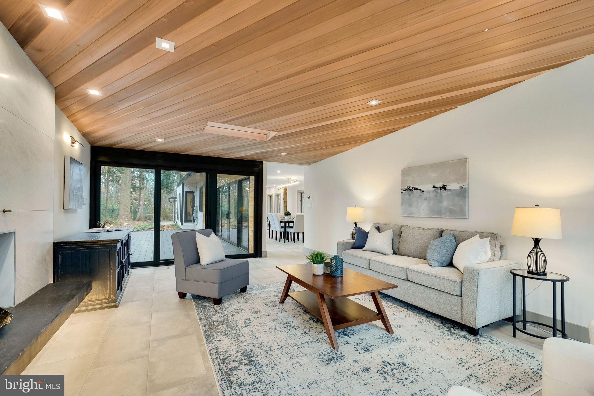 POTOMAC OUTSIDE - Residential