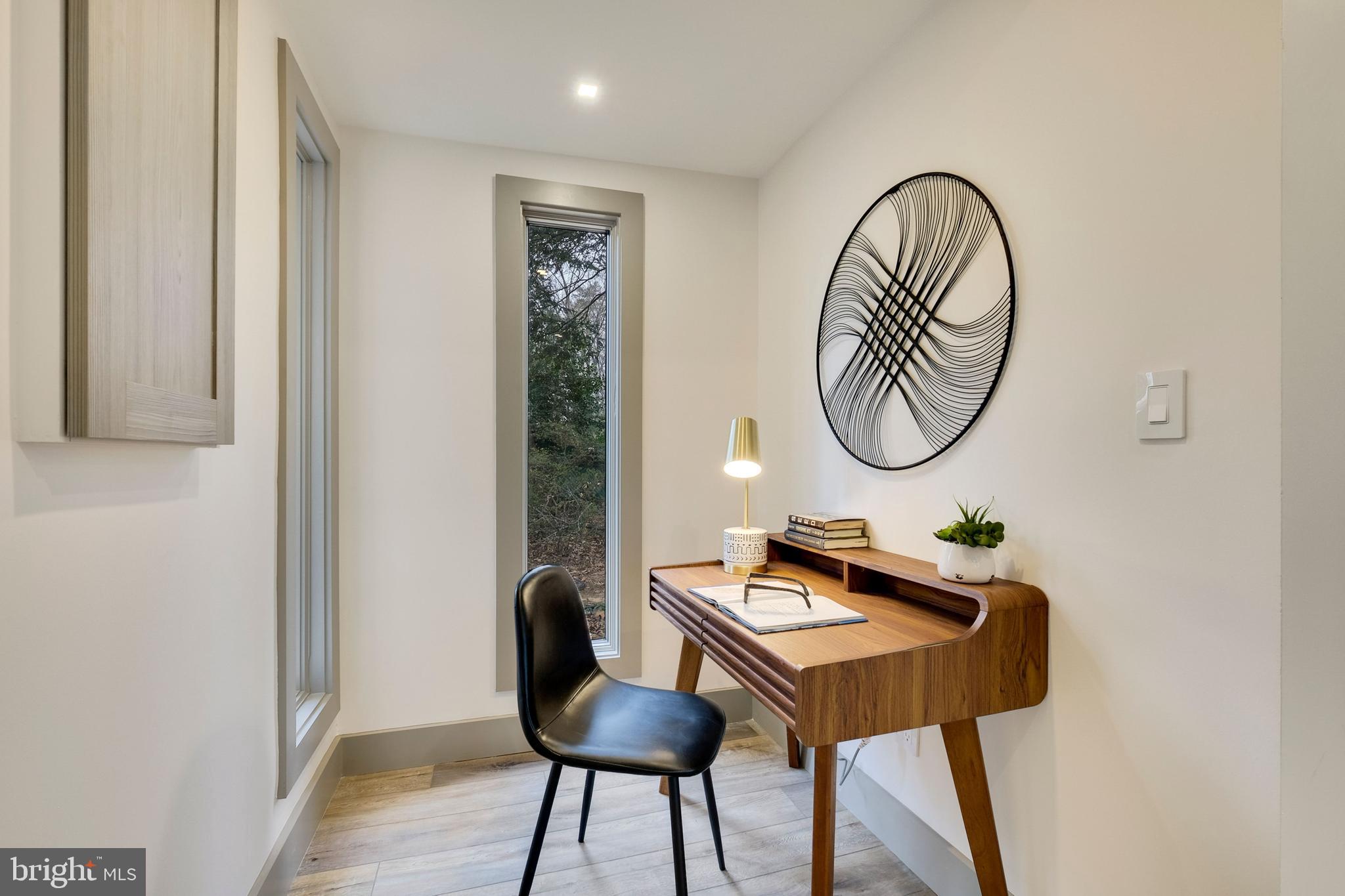 POTOMAC OUTSIDE - Residential