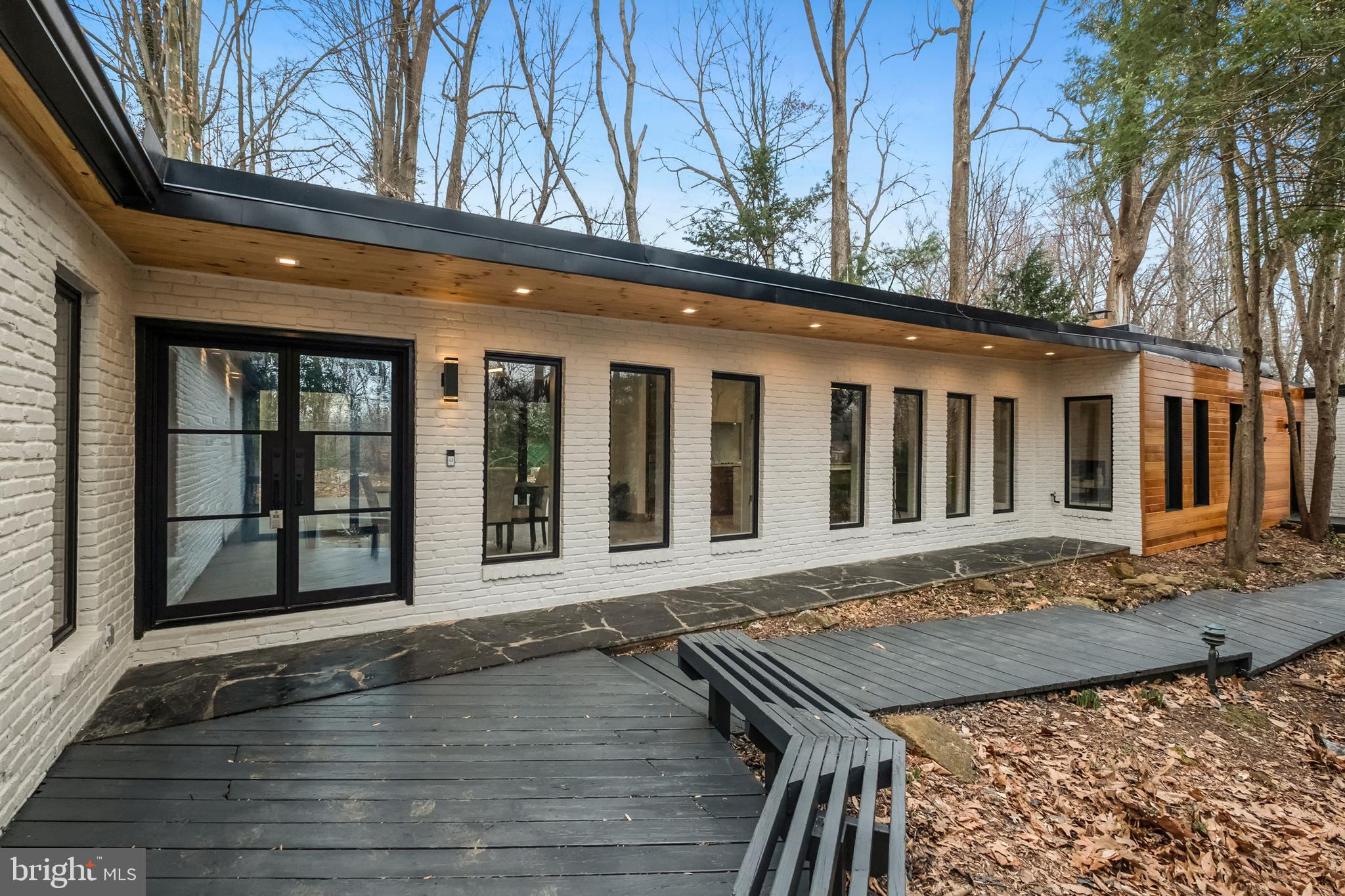 POTOMAC OUTSIDE - Residential
