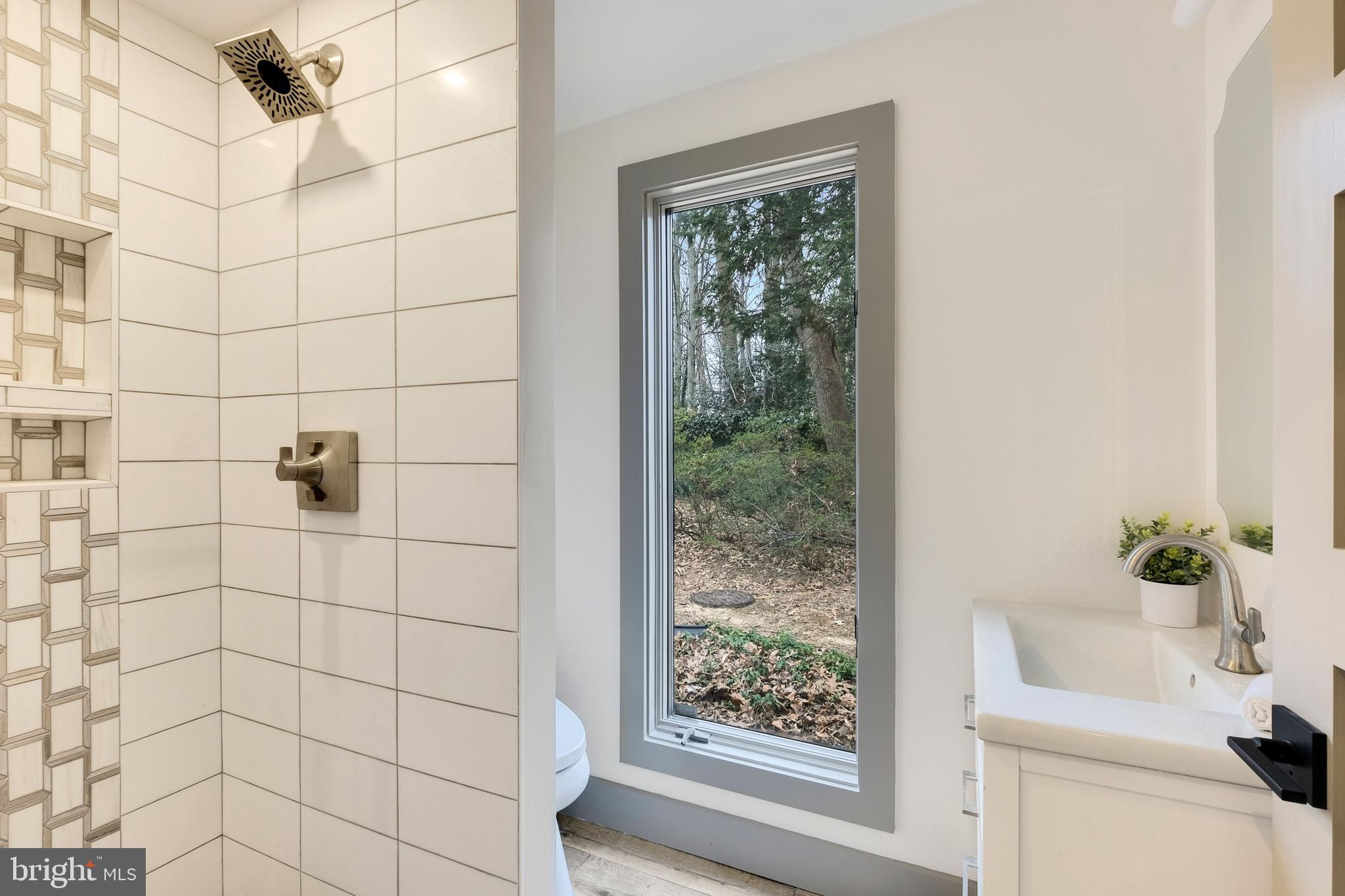 POTOMAC OUTSIDE - Residential