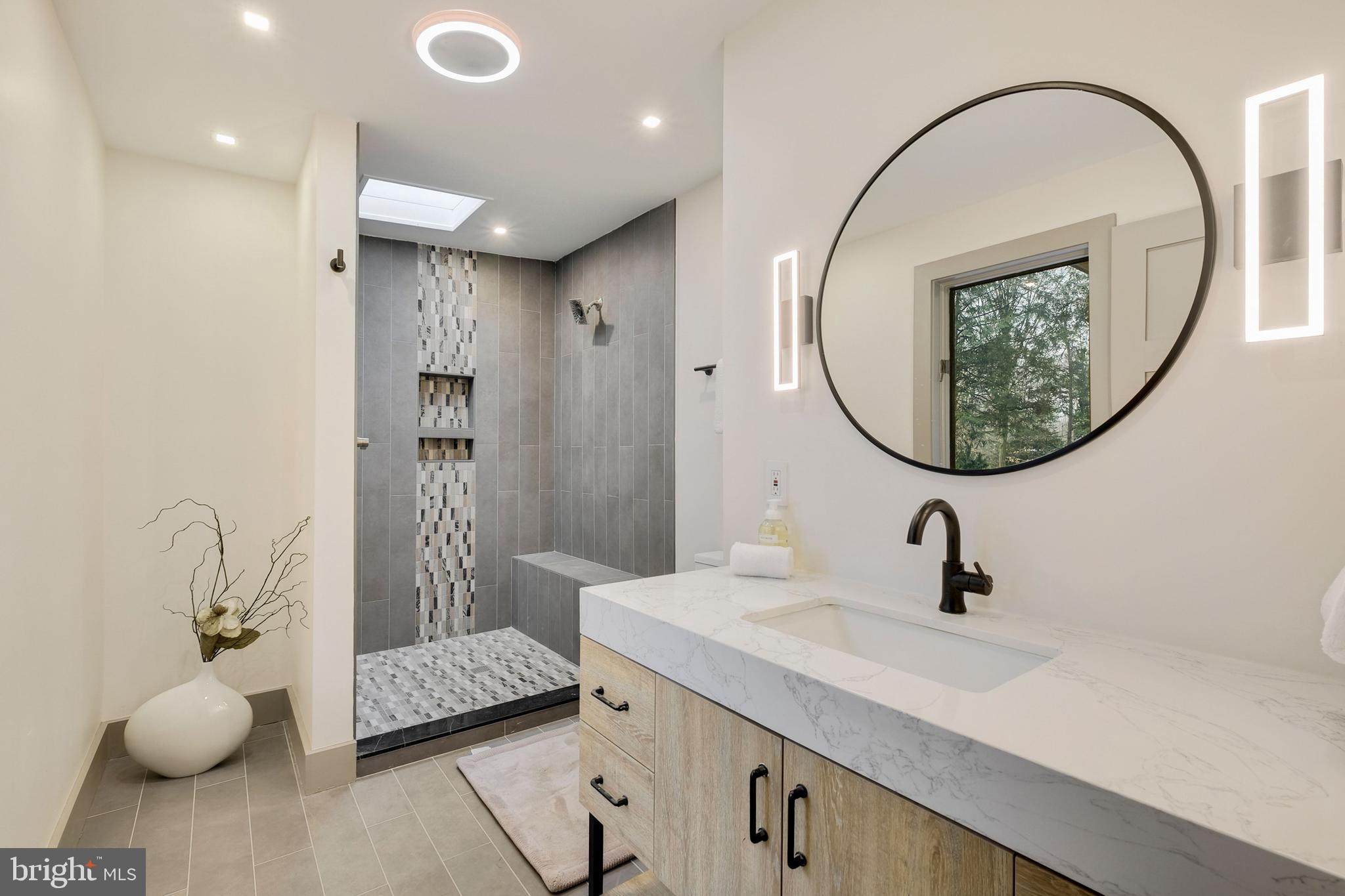 POTOMAC OUTSIDE - Residential