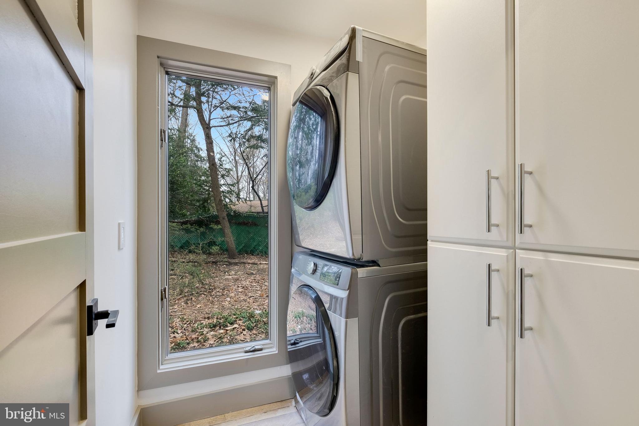 POTOMAC OUTSIDE - Residential