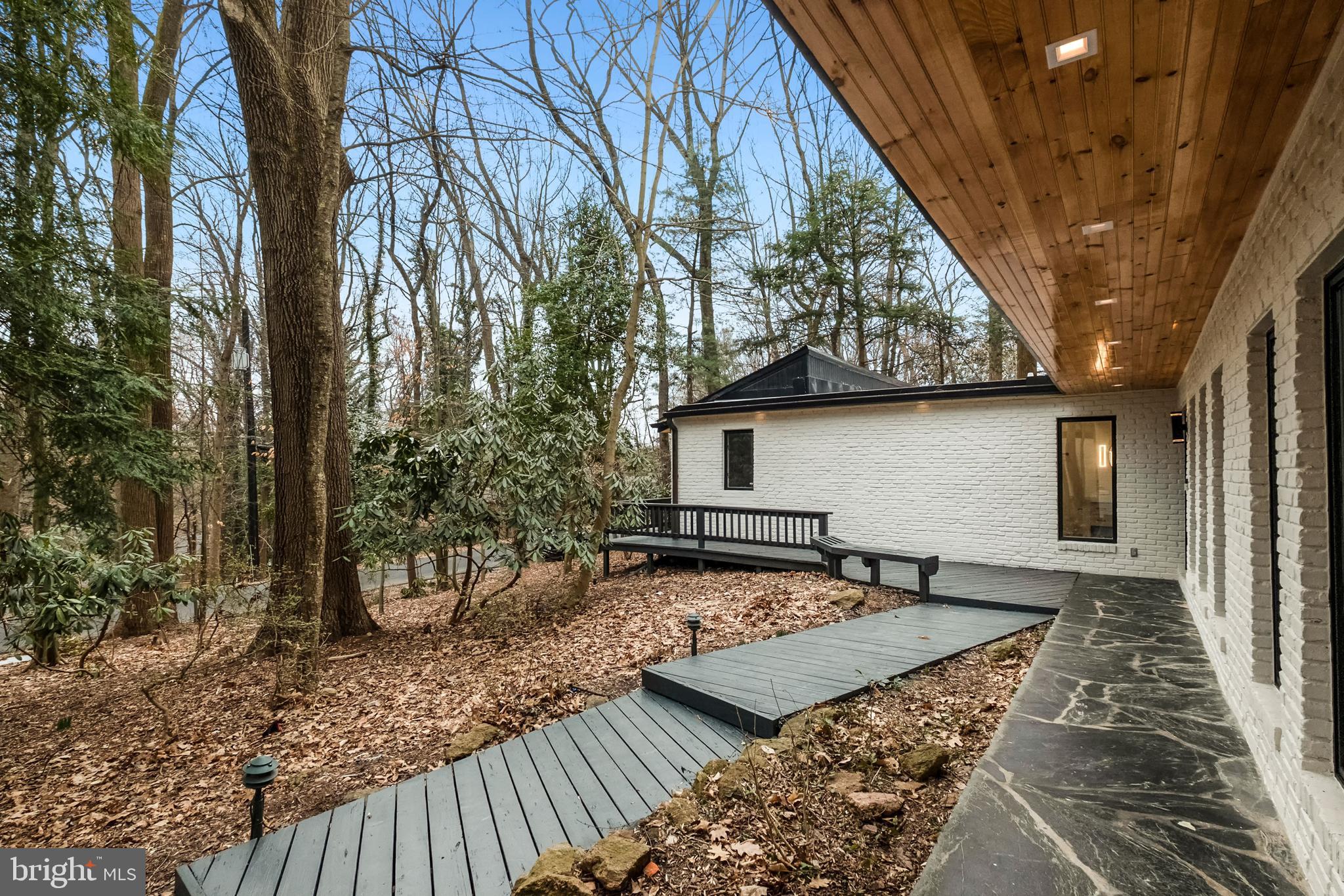 POTOMAC OUTSIDE - Residential