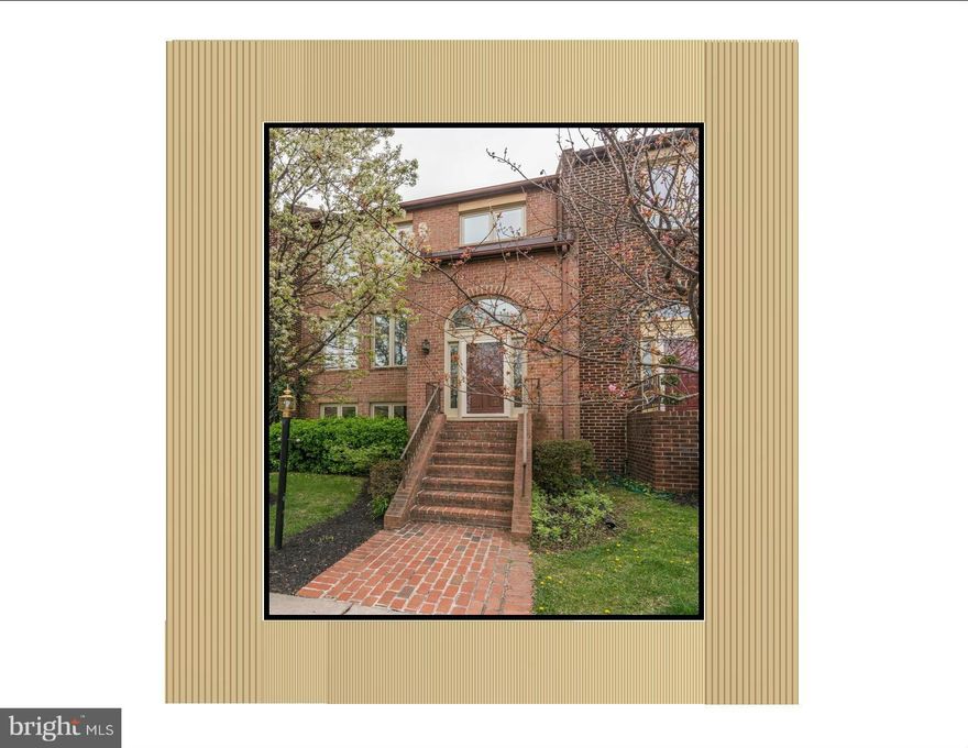 Gorgeous 4BR 3.5BA all brick townhouse w/ 3 finished levels & 1BR & full bath on lower level. Great Oakton location is minutes from Vienna Metro.  Great HOA amenities & great schools. Tons of upgrades: remodeled kitchen w/ SS apps, spa-like remodeled master bath w/ separate vanities, huge shower & beverage fridge, family rm w/ fireplace, wet bar & level walk-out, marble foyer, HW
