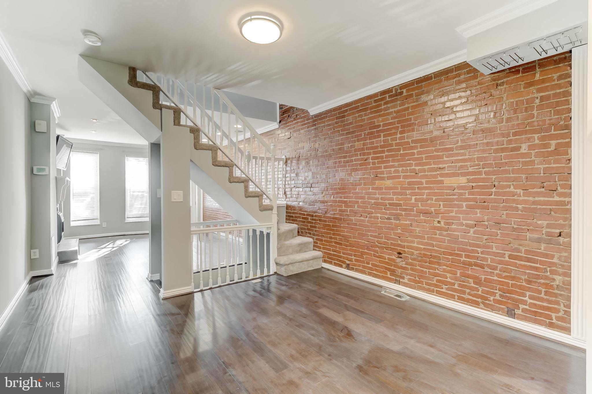 LOCUST POINT - Residential