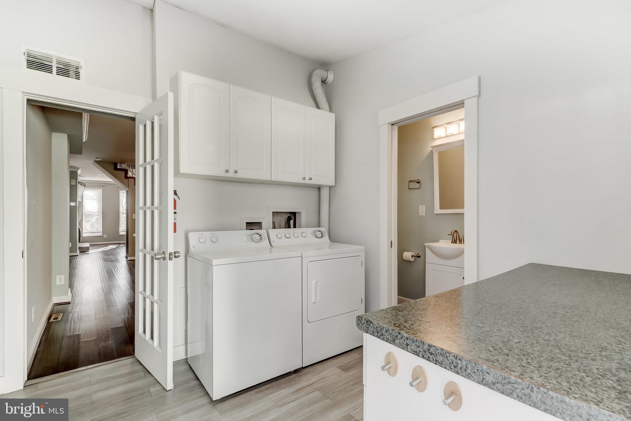 LOCUST POINT - Residential