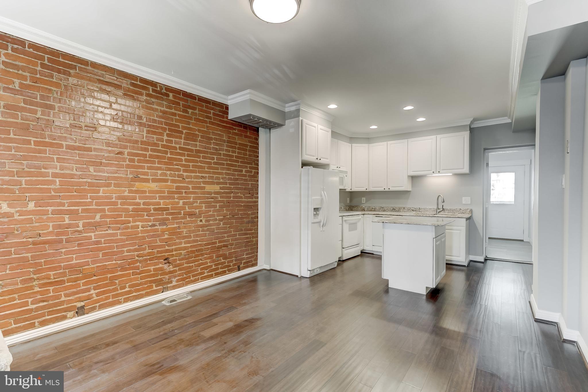 LOCUST POINT - Residential