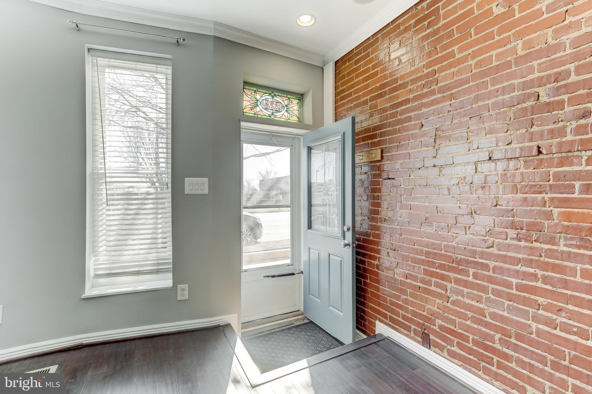 LOCUST POINT - Residential