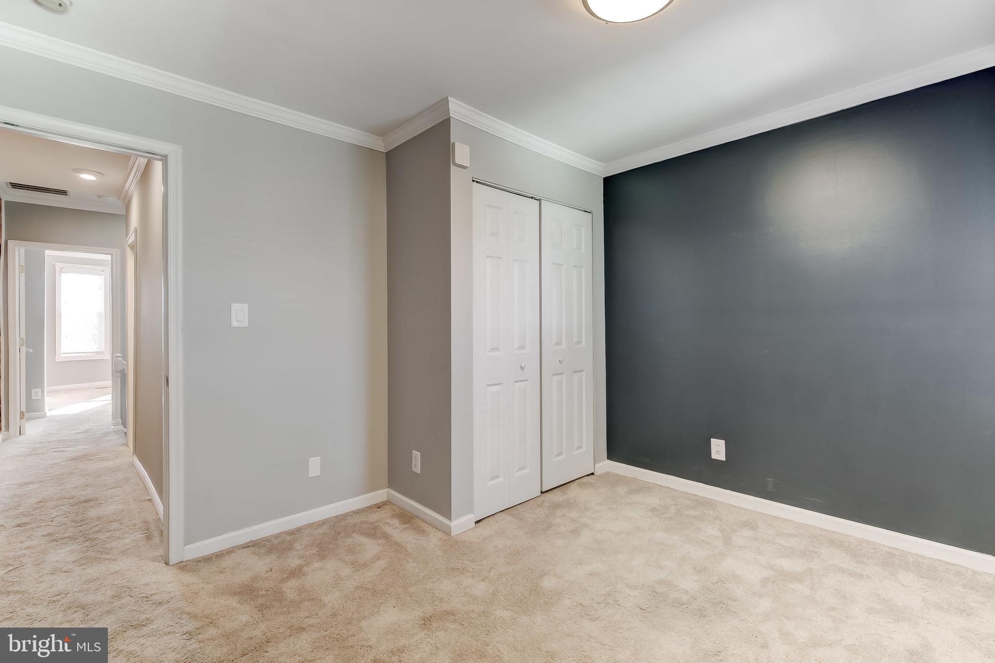 LOCUST POINT - Residential