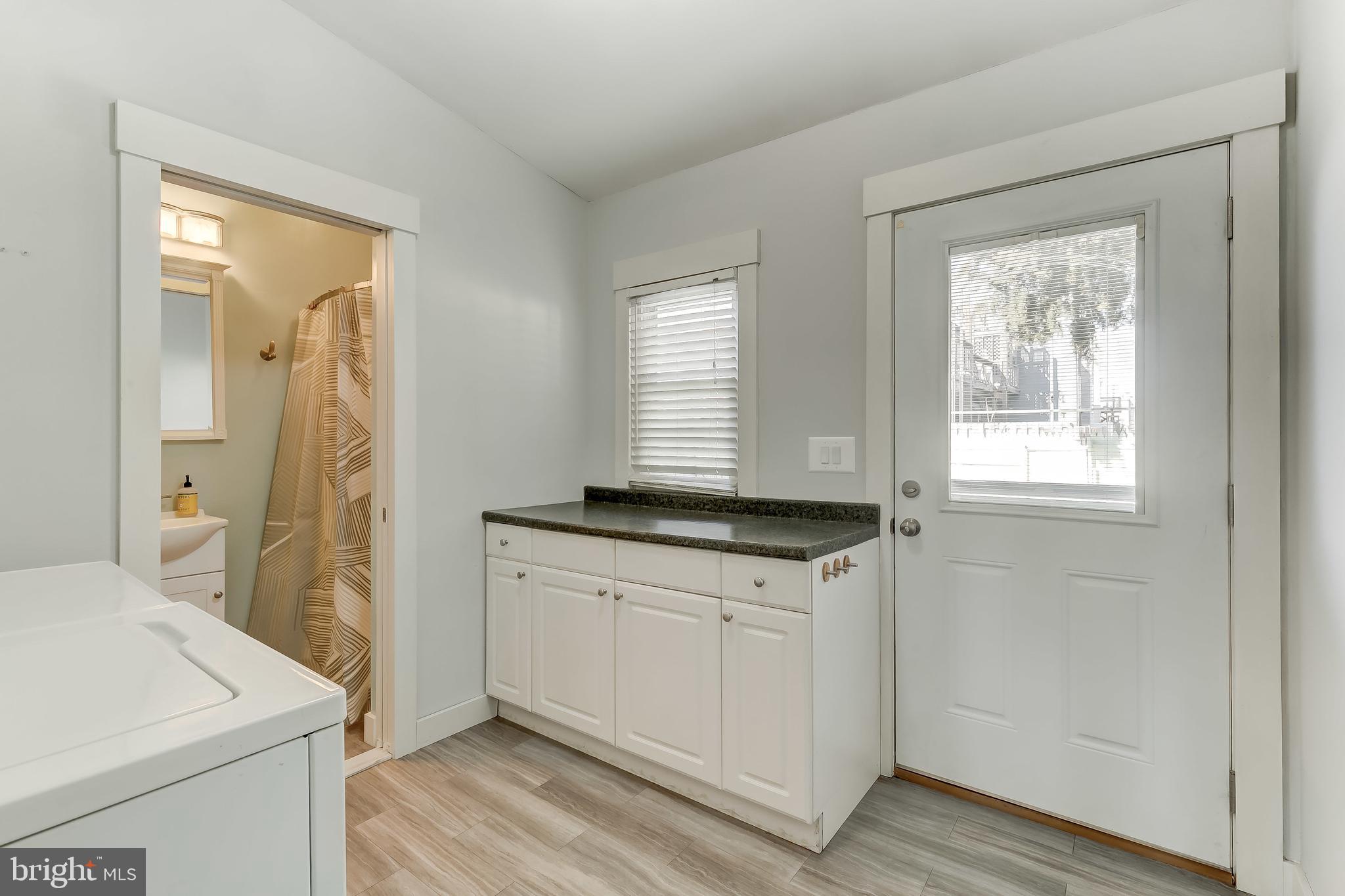 LOCUST POINT - Residential