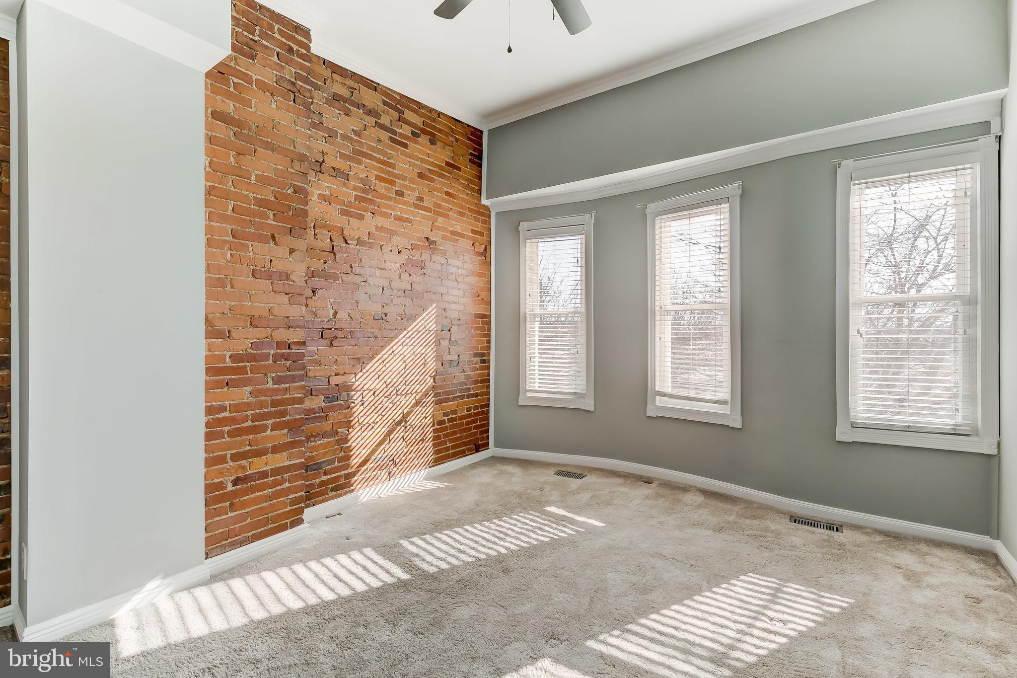 LOCUST POINT - Residential