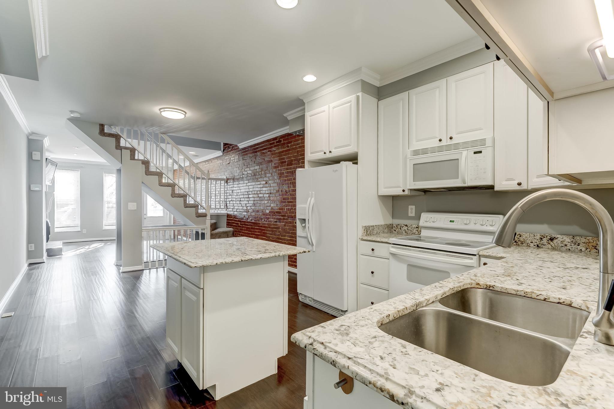 LOCUST POINT - Residential