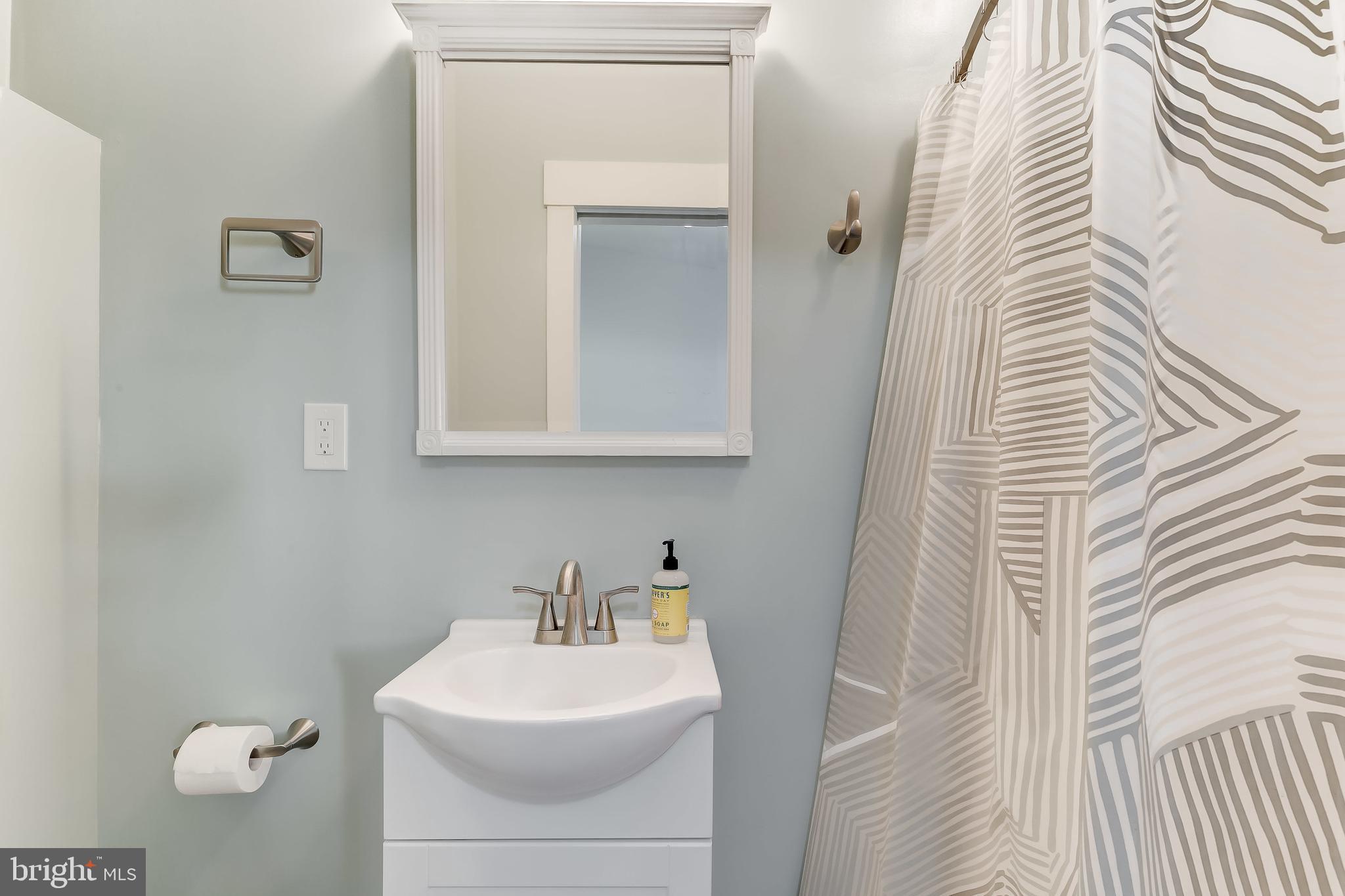 LOCUST POINT - Residential