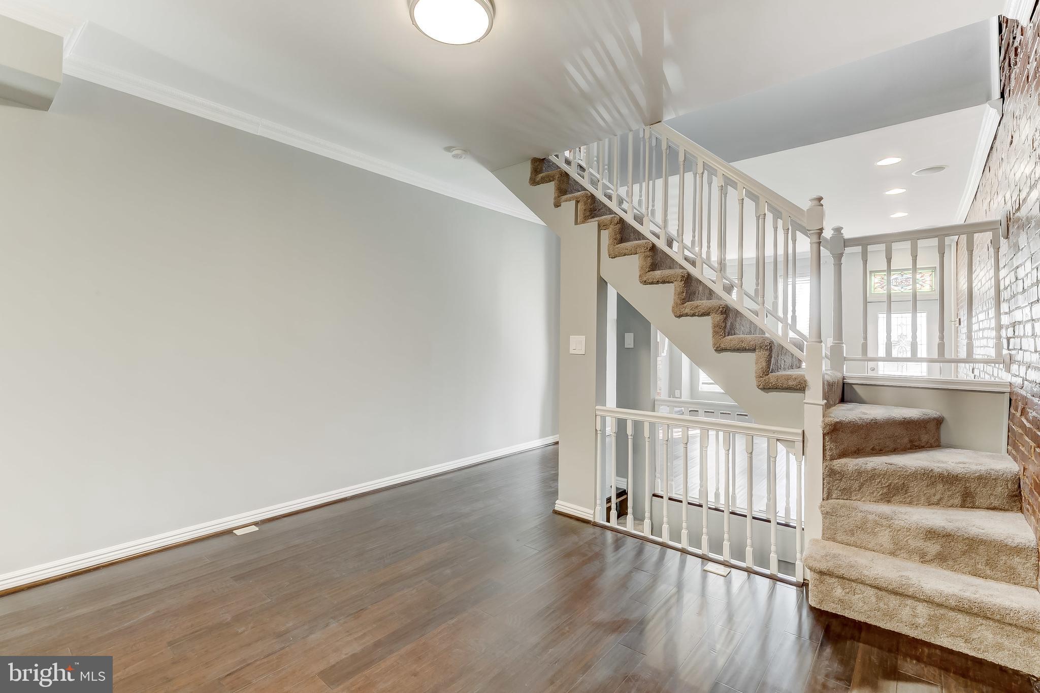 LOCUST POINT - Residential