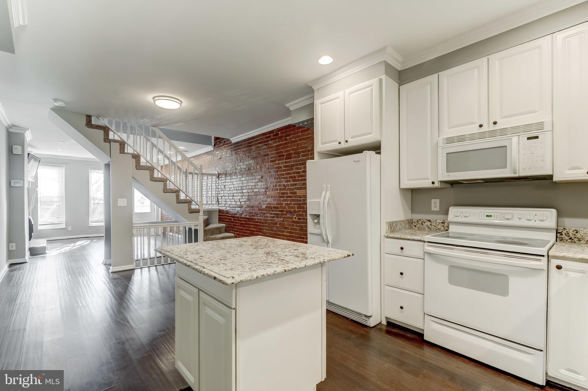 LOCUST POINT - Residential