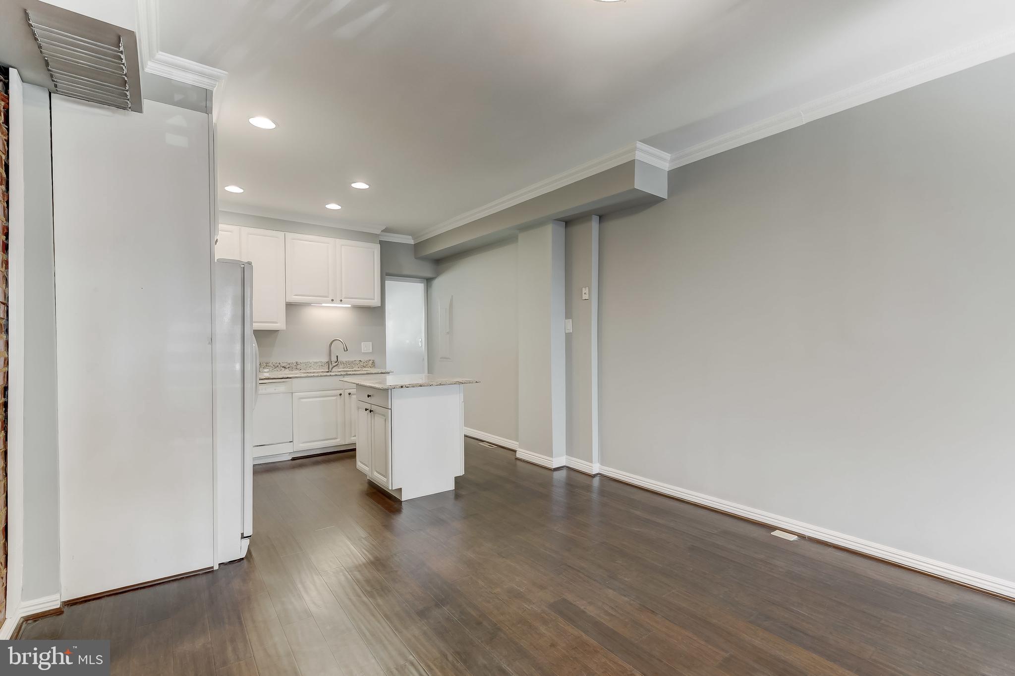 LOCUST POINT - Residential