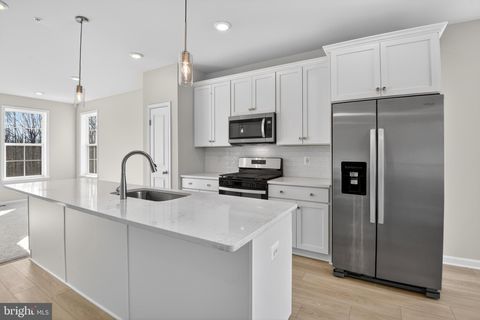 7855 PRESIDENTIAL PARKWAY UPPER MARLBORO MD 20774