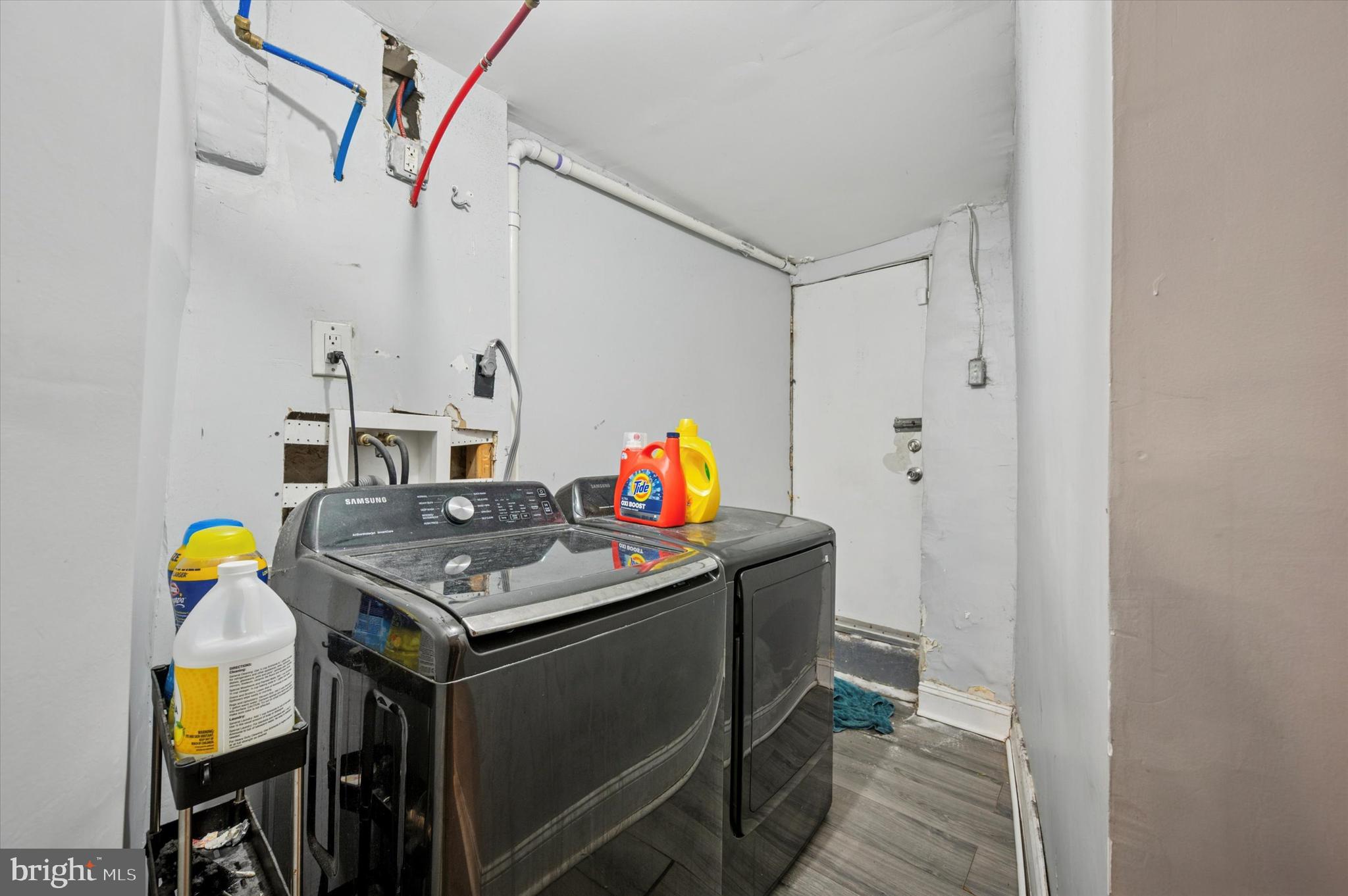 OXFORD CIRCLE - Residential