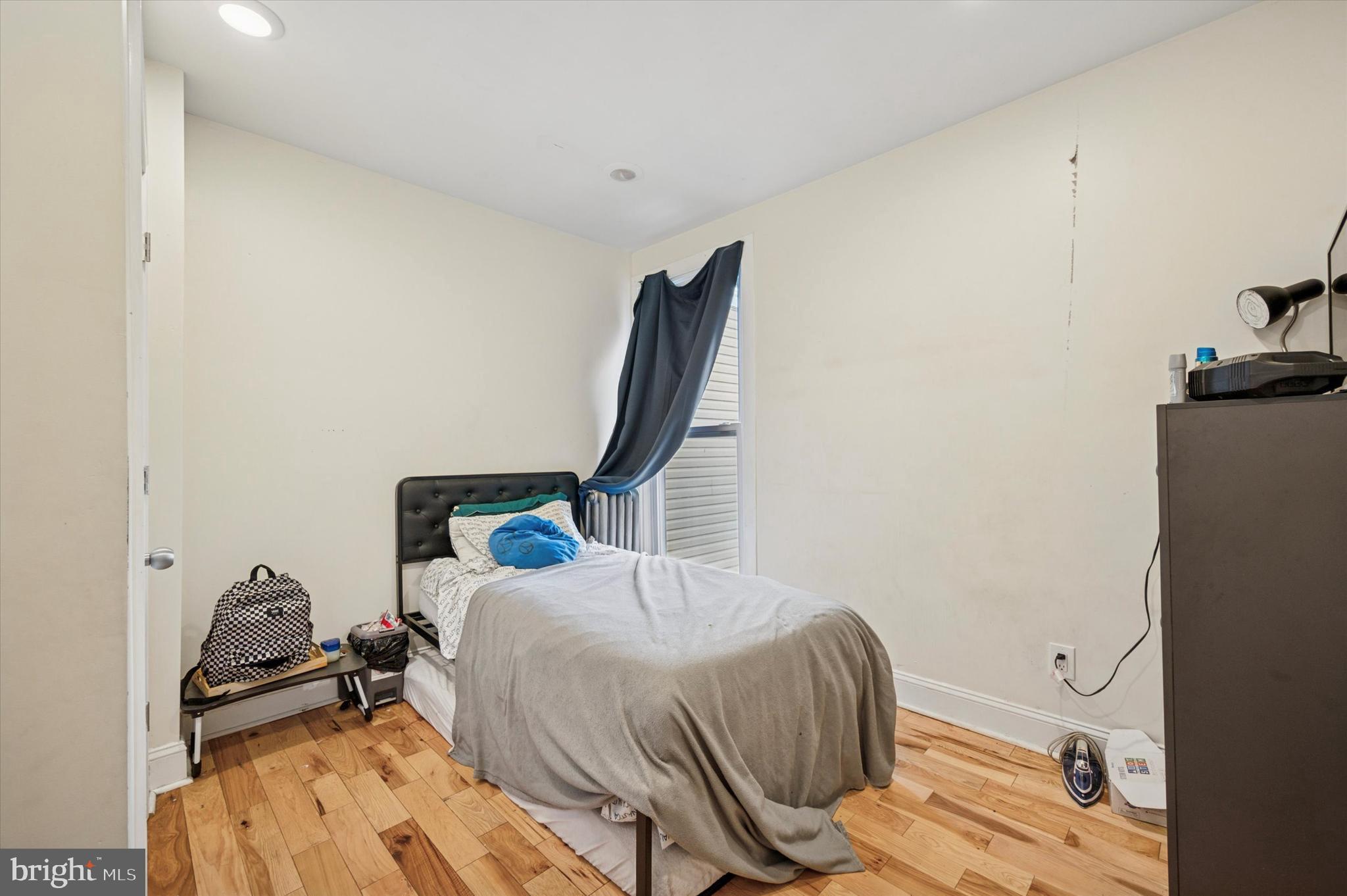 OXFORD CIRCLE - Residential