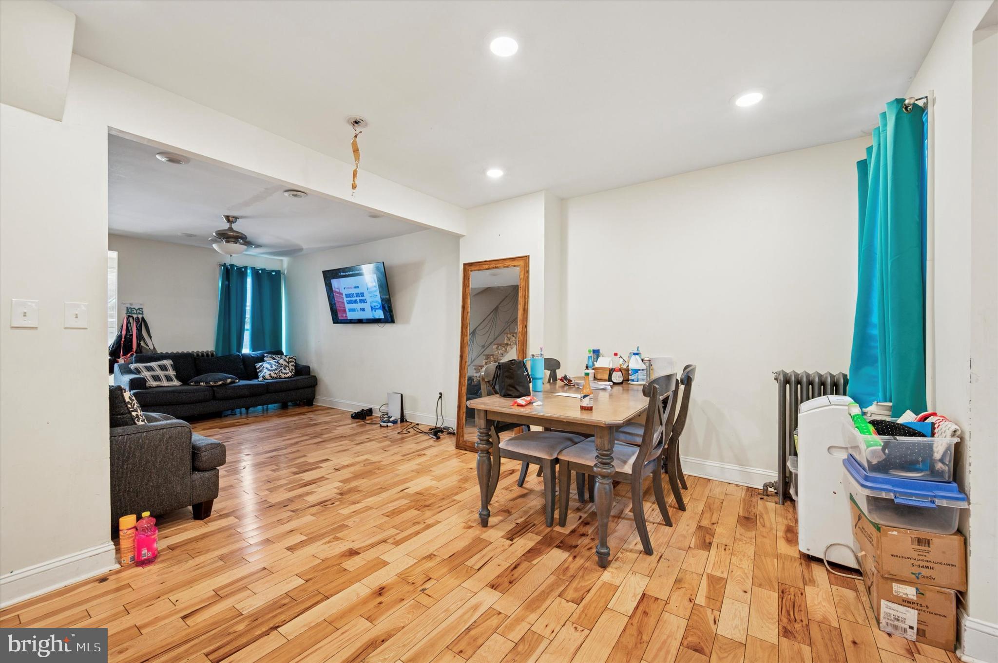 OXFORD CIRCLE - Residential