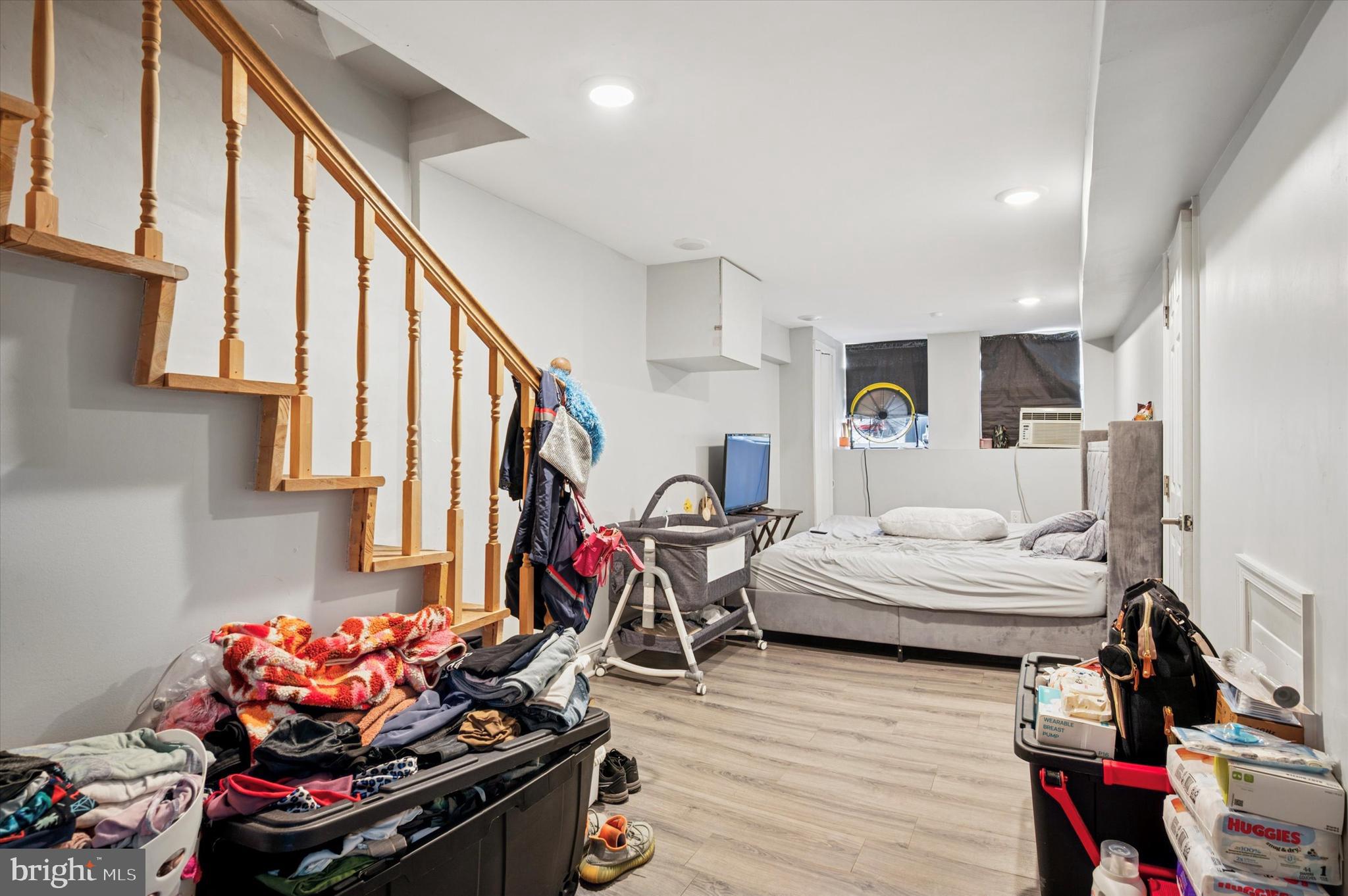 OXFORD CIRCLE - Residential