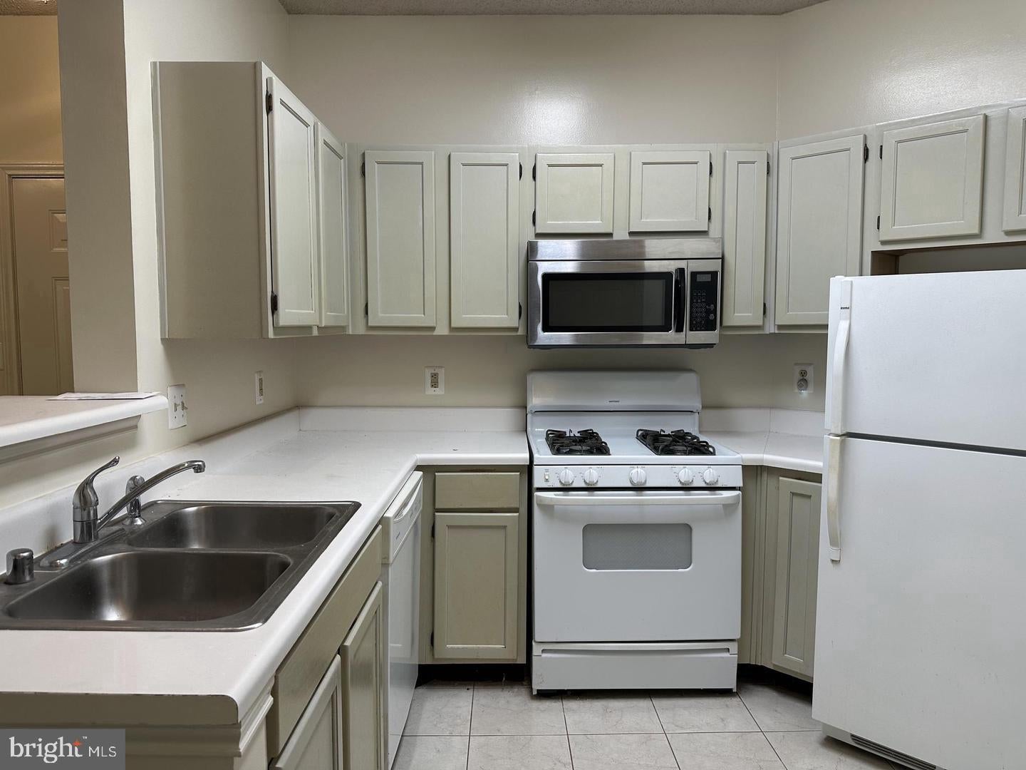 4447 FAIR STONE DRIVE 102