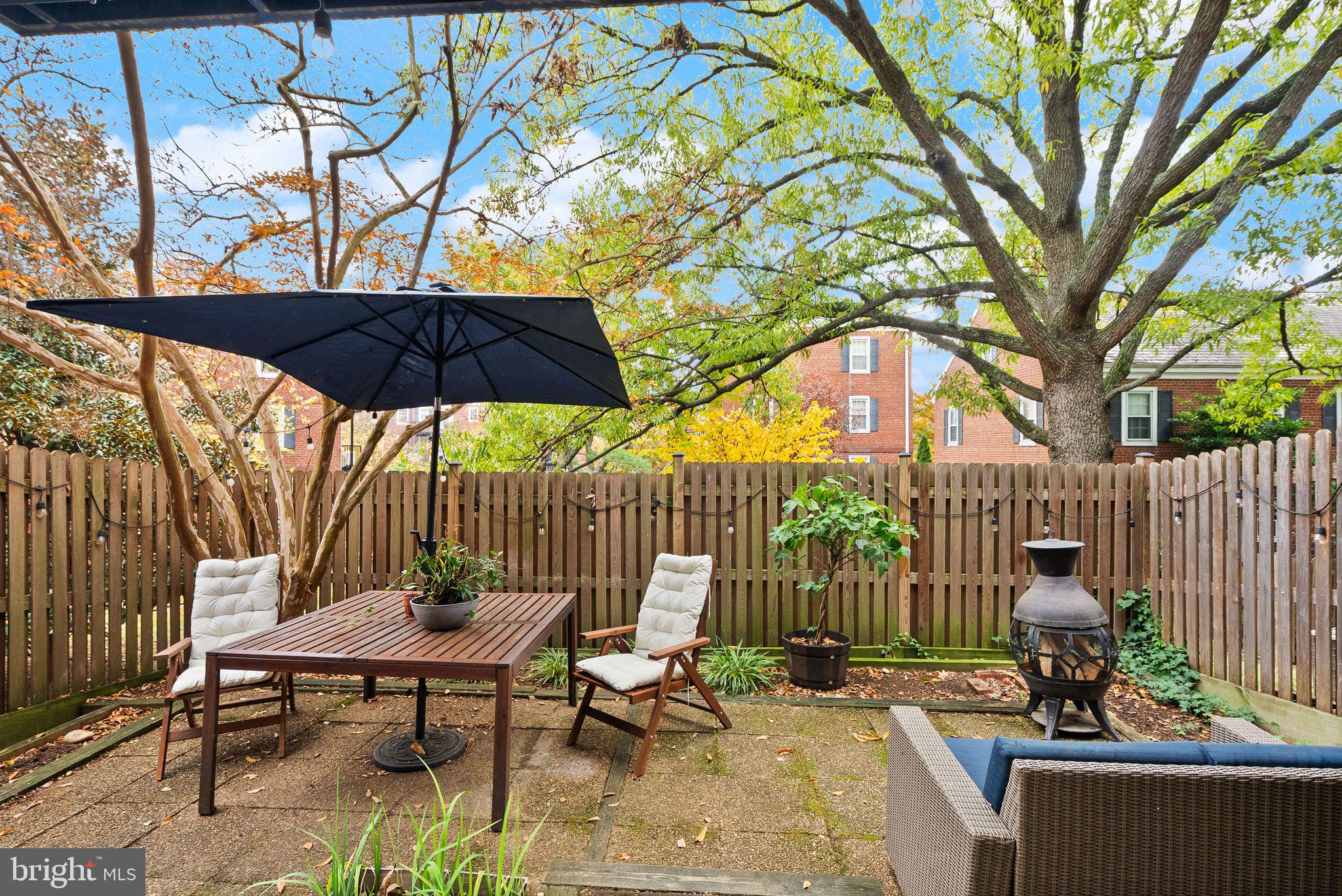 SHIRLINGTON VILLAGE - Residential