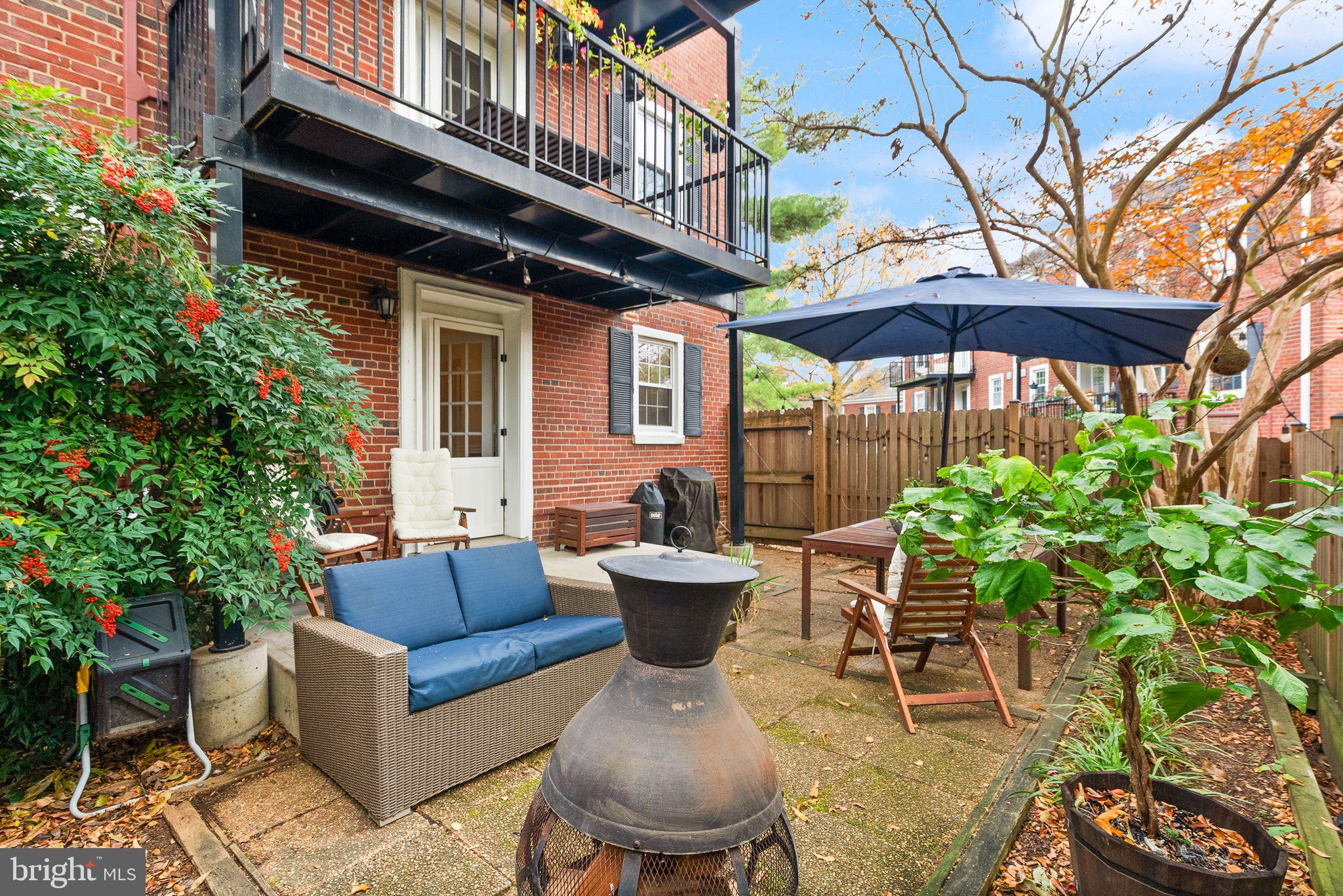 SHIRLINGTON VILLAGE - Residential