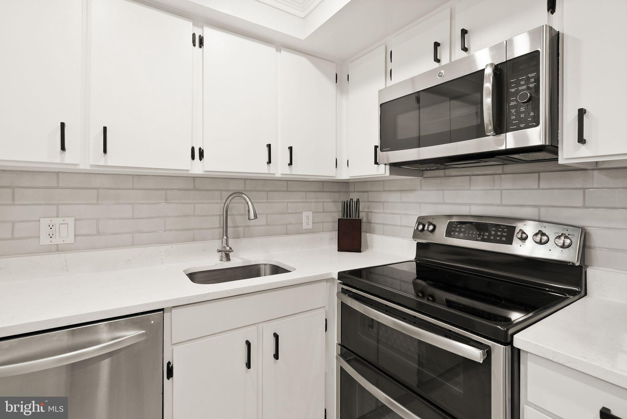 SHIRLINGTON VILLAGE - Residential