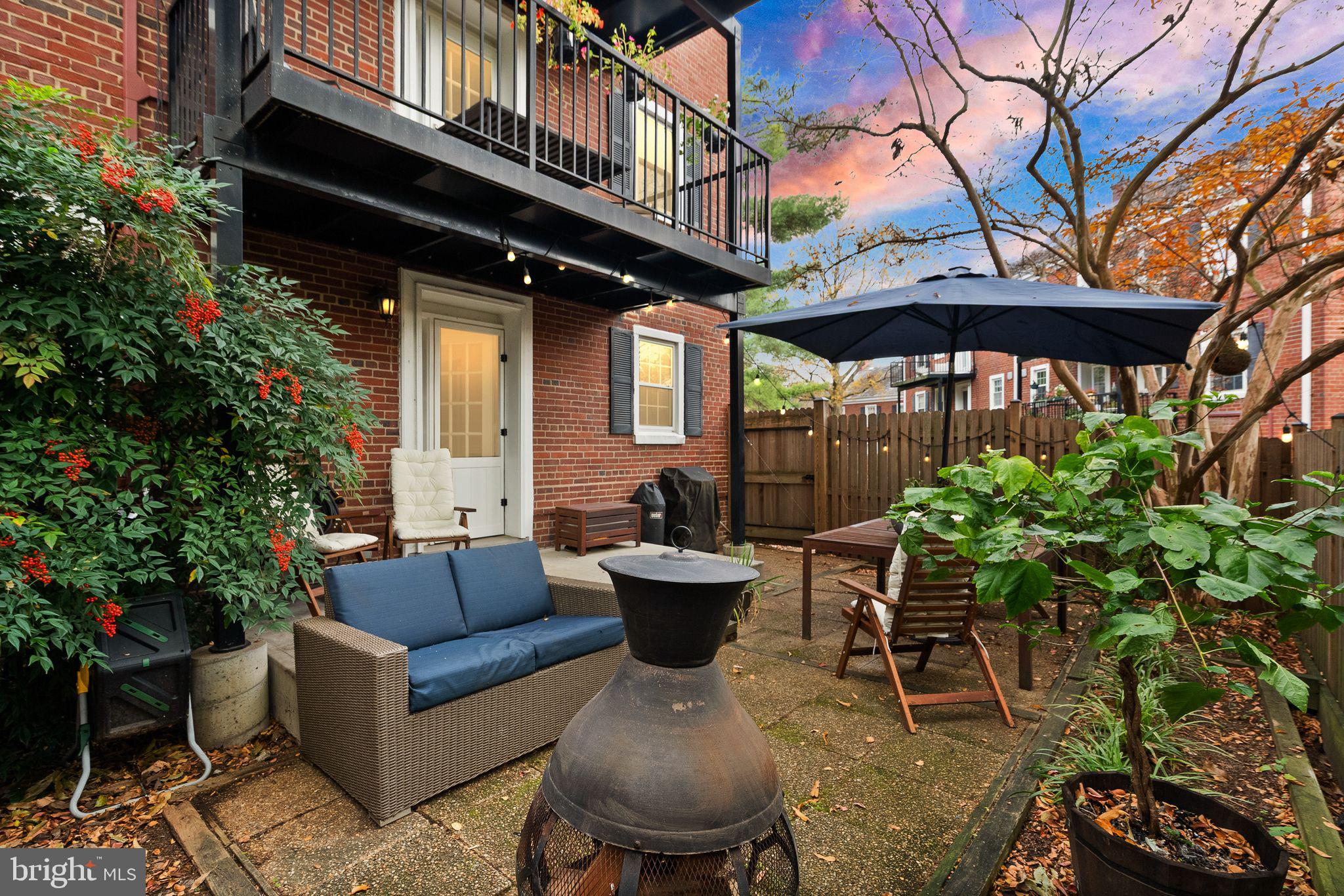 SHIRLINGTON VILLAGE - Residential