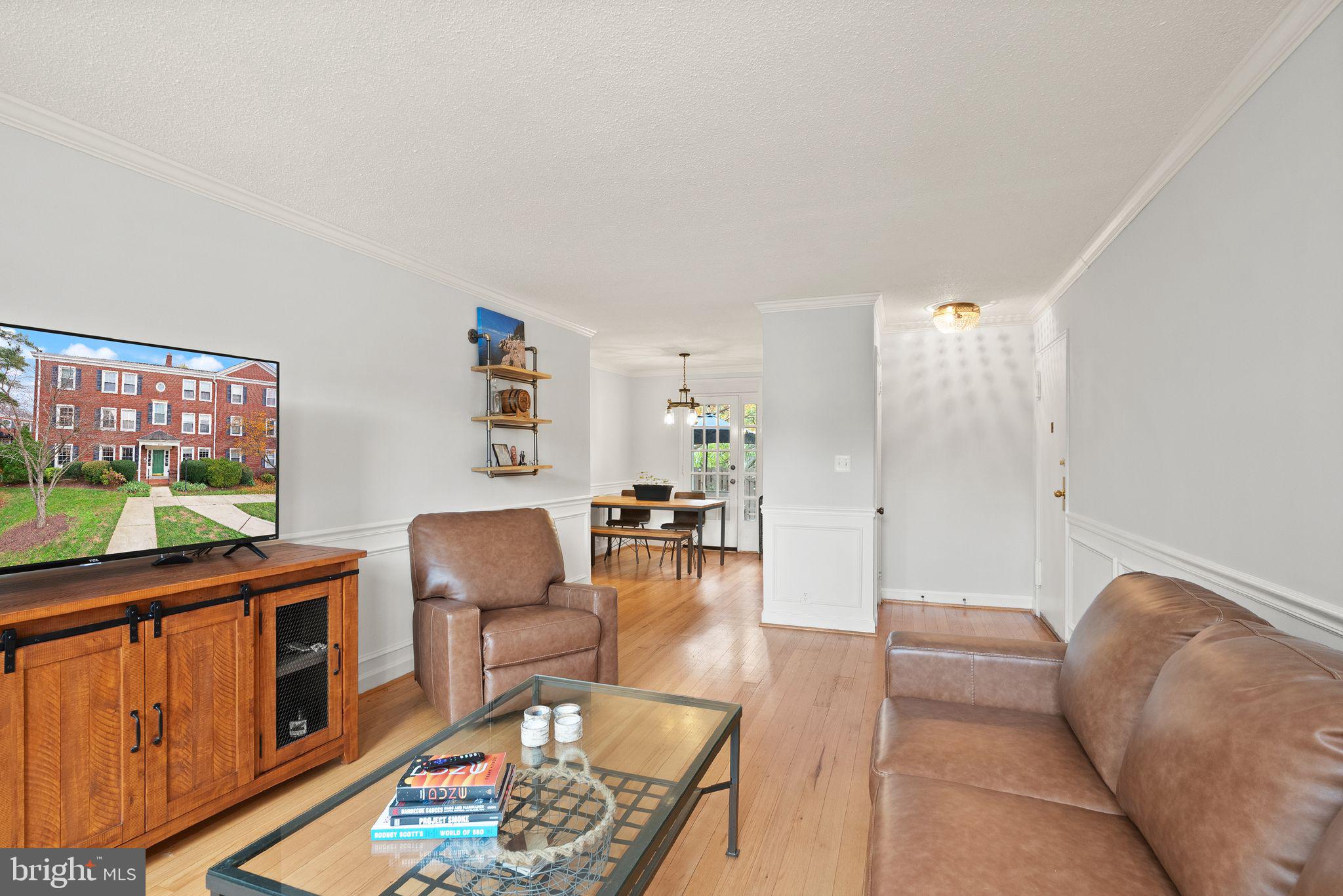 SHIRLINGTON VILLAGE - Residential