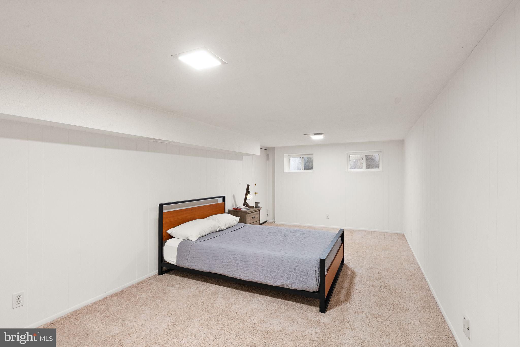 SHIRLINGTON VILLAGE - Residential