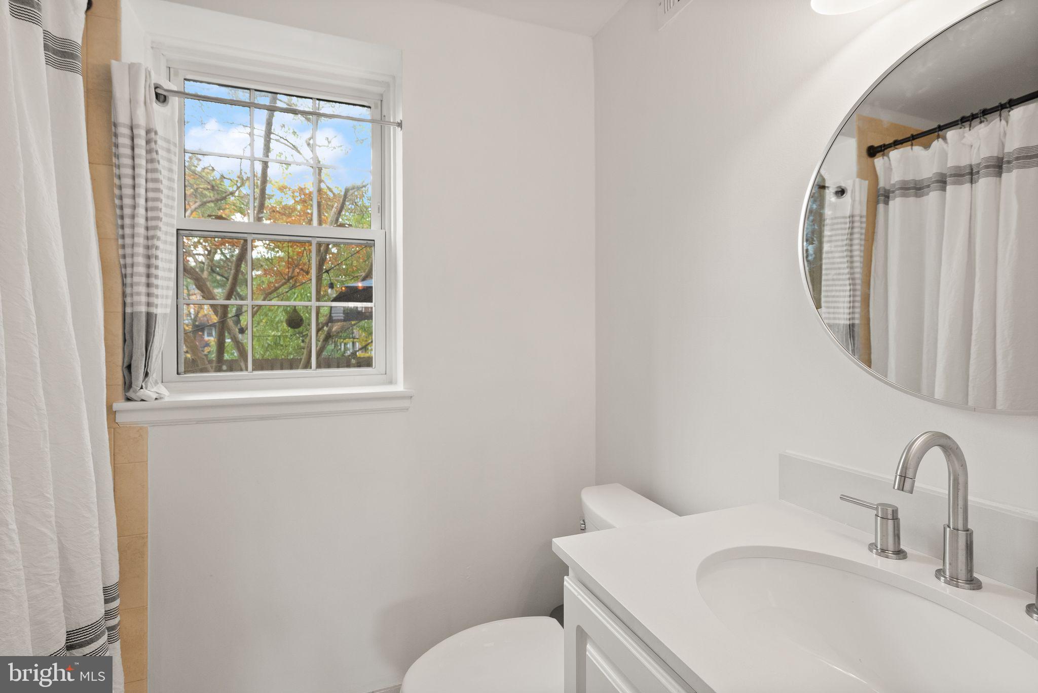 SHIRLINGTON VILLAGE - Residential