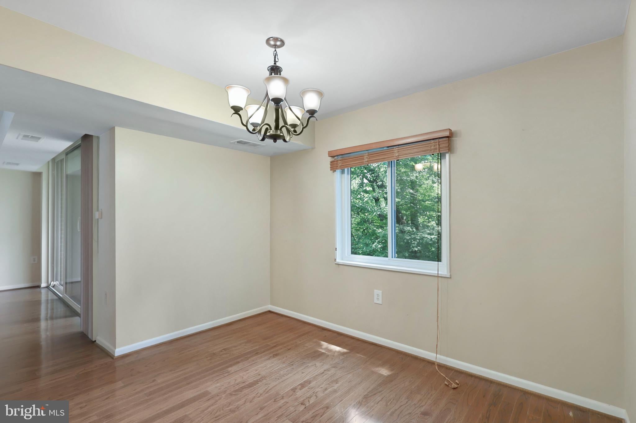 1423 NORTHGATE SQUARE 23/21C