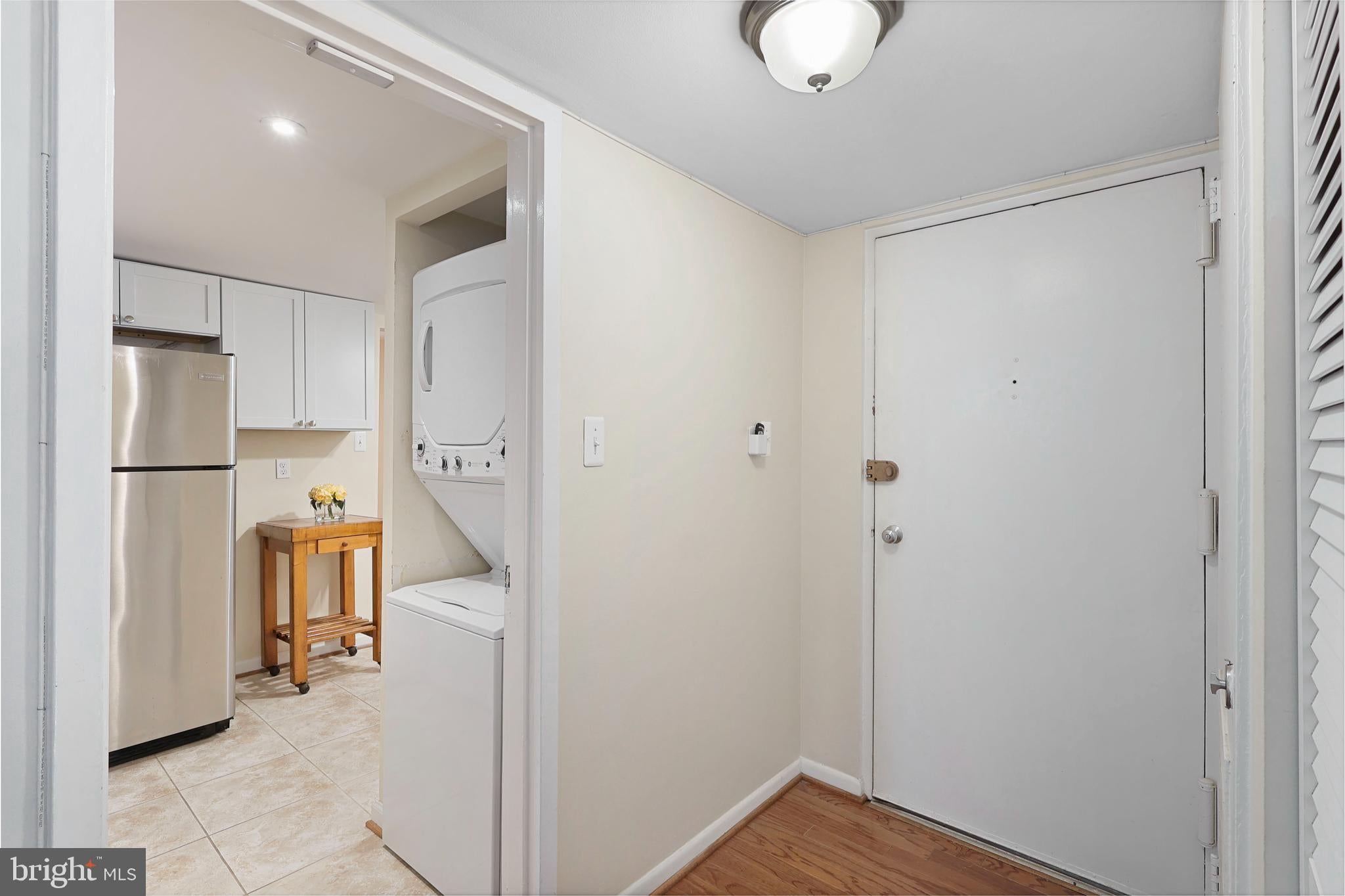 1423 NORTHGATE SQUARE 23/21C