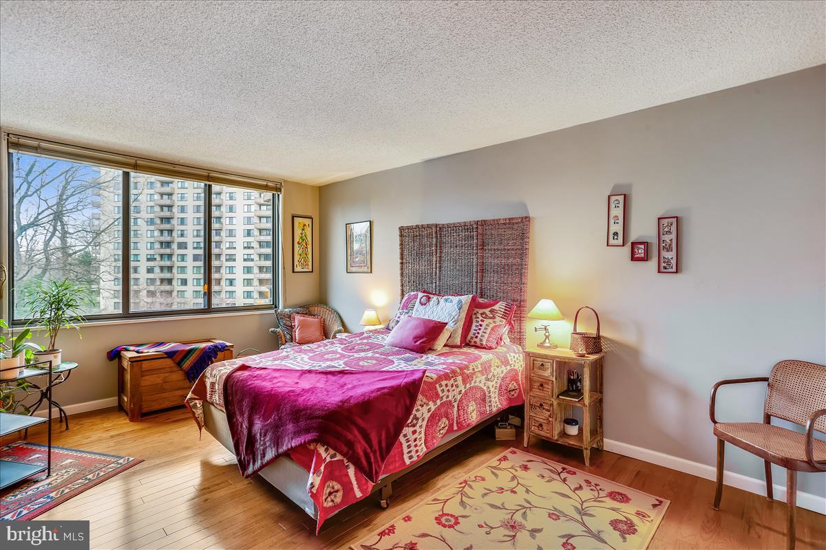 PROMENADE TOWERS - Residential