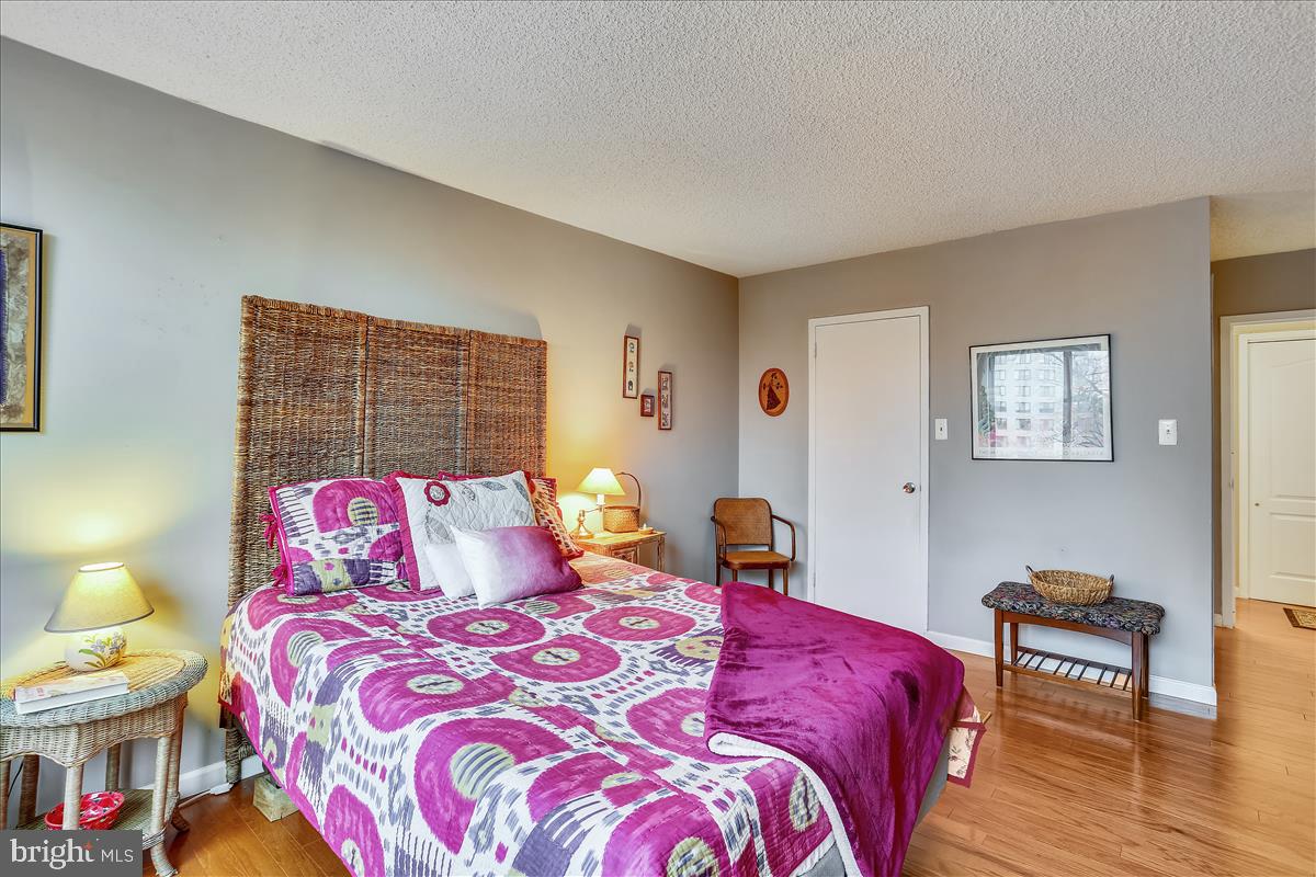 PROMENADE TOWERS - Residential