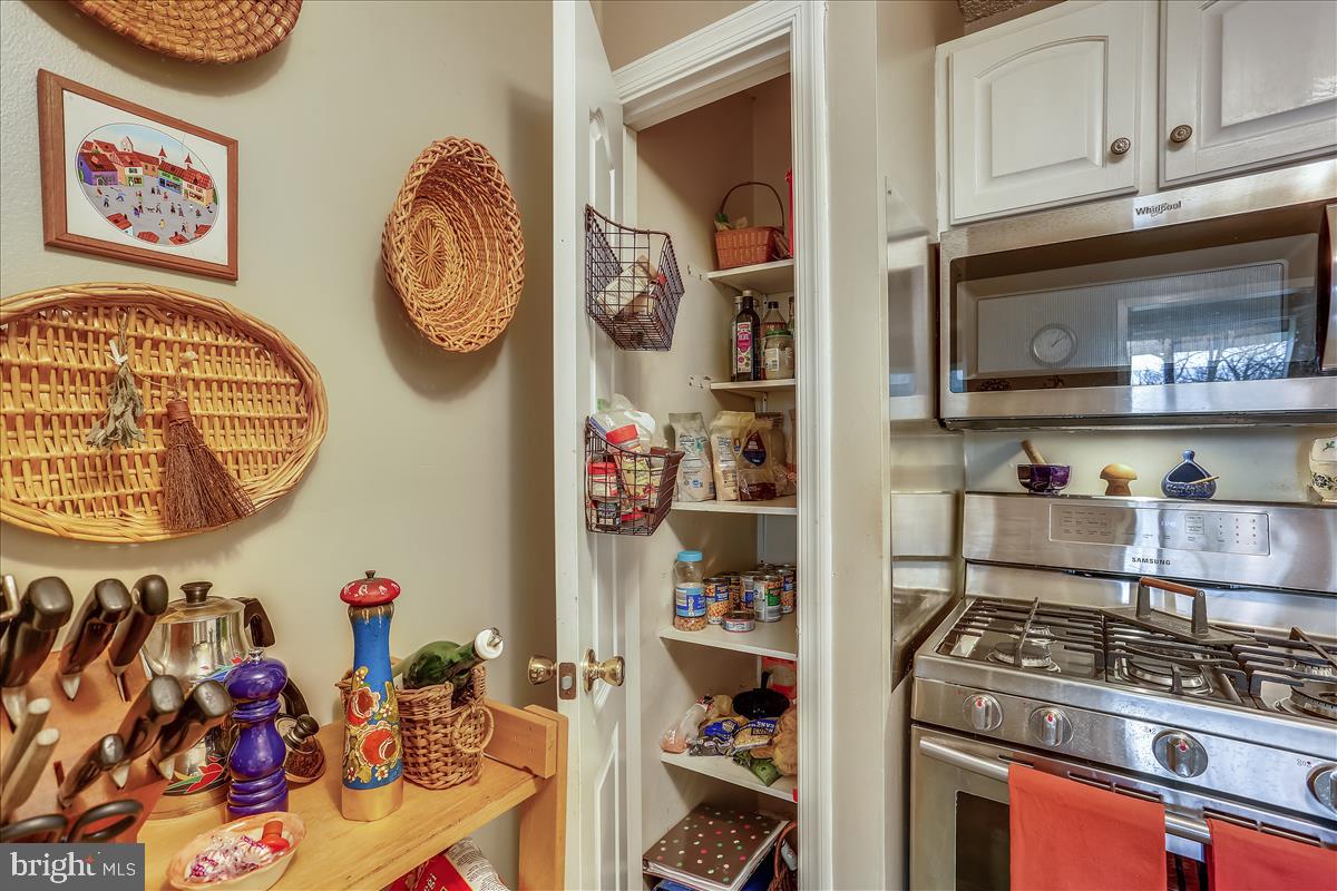 PROMENADE TOWERS - Residential