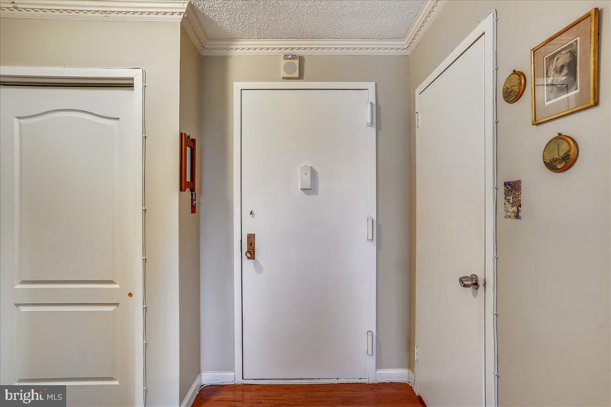 PROMENADE TOWERS - Residential