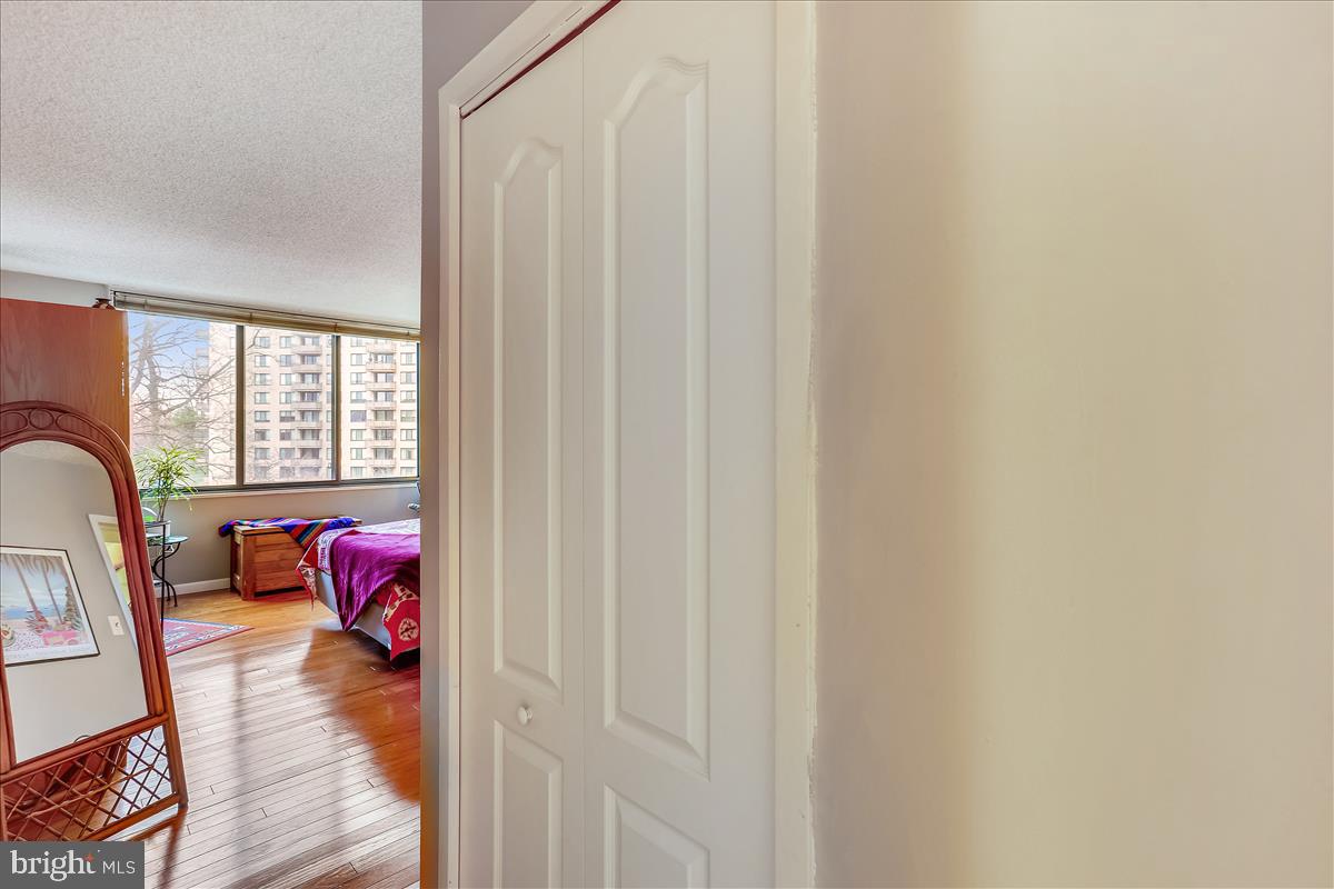 PROMENADE TOWERS - Residential