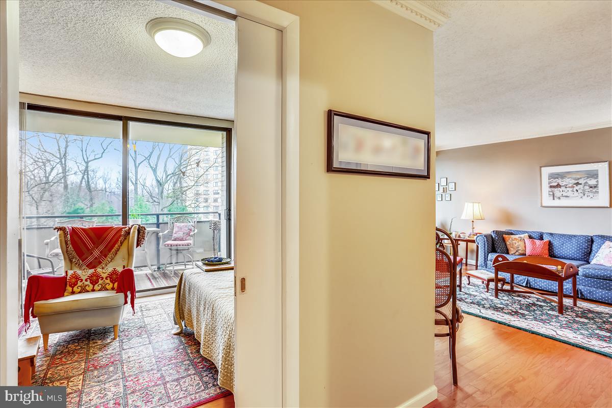 PROMENADE TOWERS - Residential